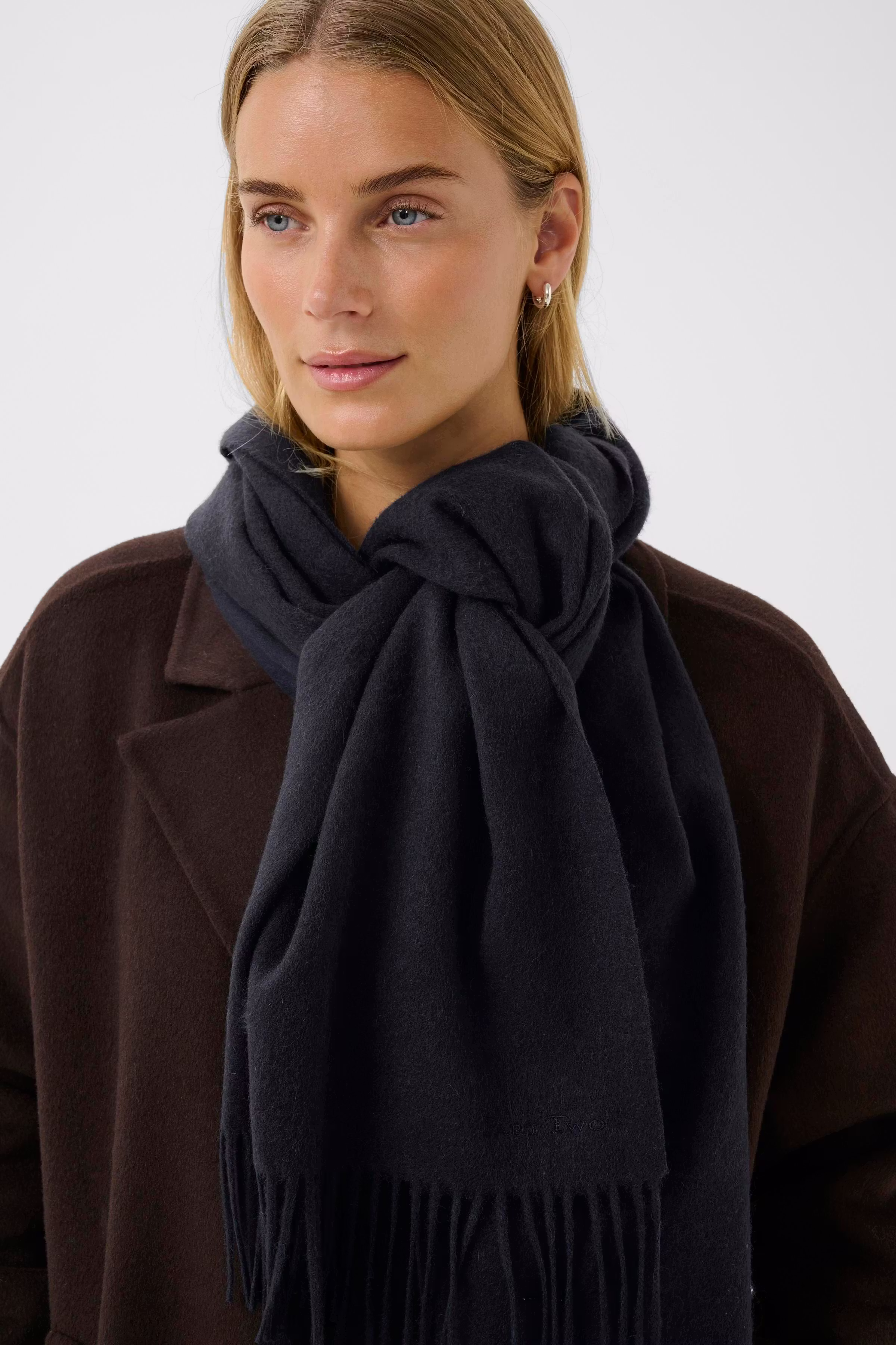 KithaPW Scarf LOOKBOOK DETAIL 30308757-194013