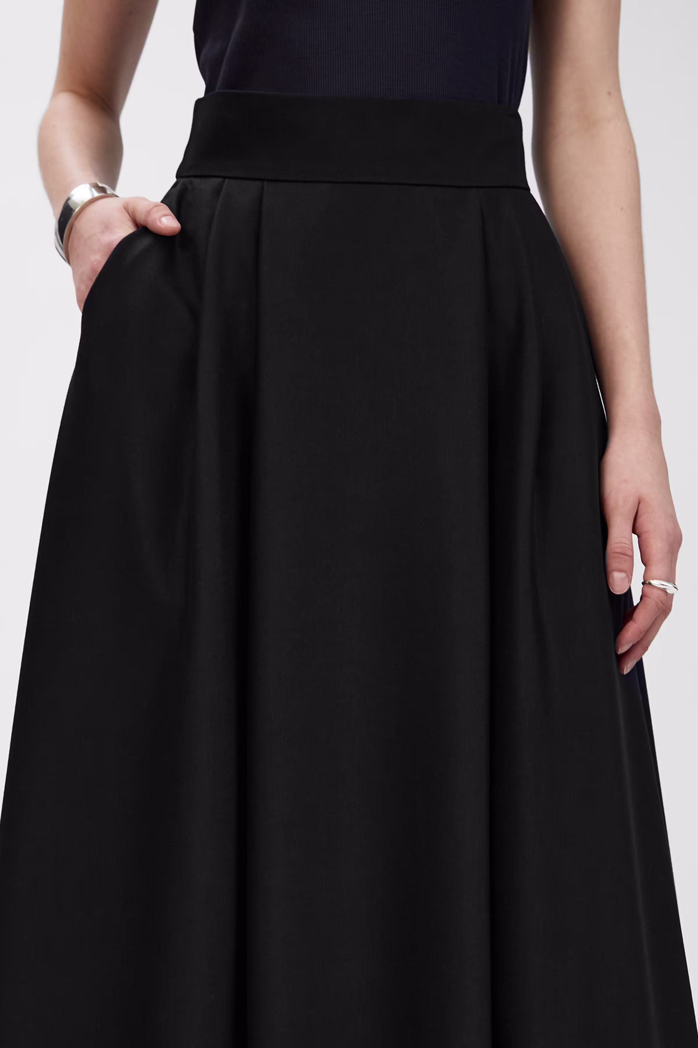 IO SUSANNA ROCK LOOKBOOK DETAIL 30600648-BK999