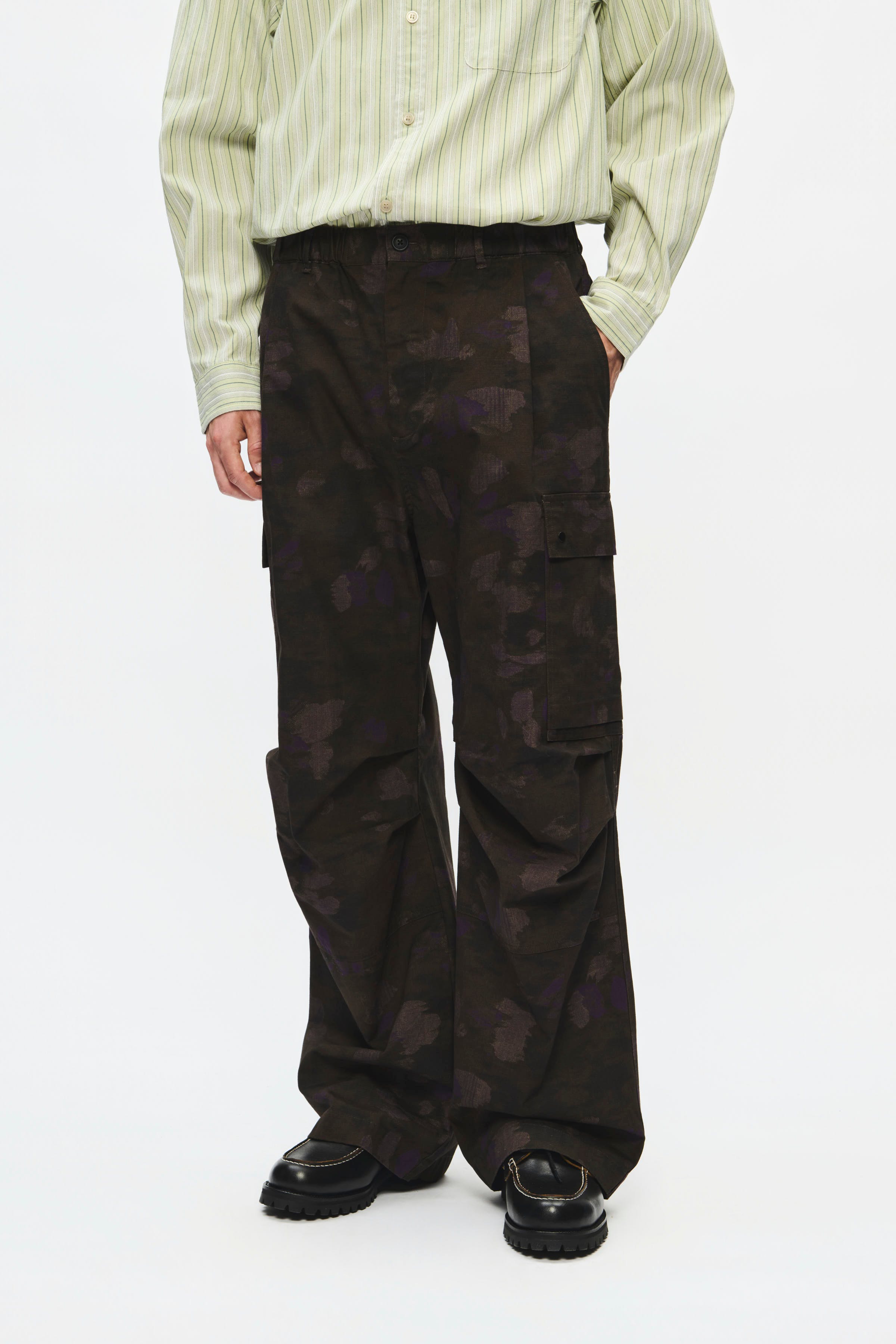 WWEthan Cargo Hose LOOKBOOK FRONT 30252193-305206