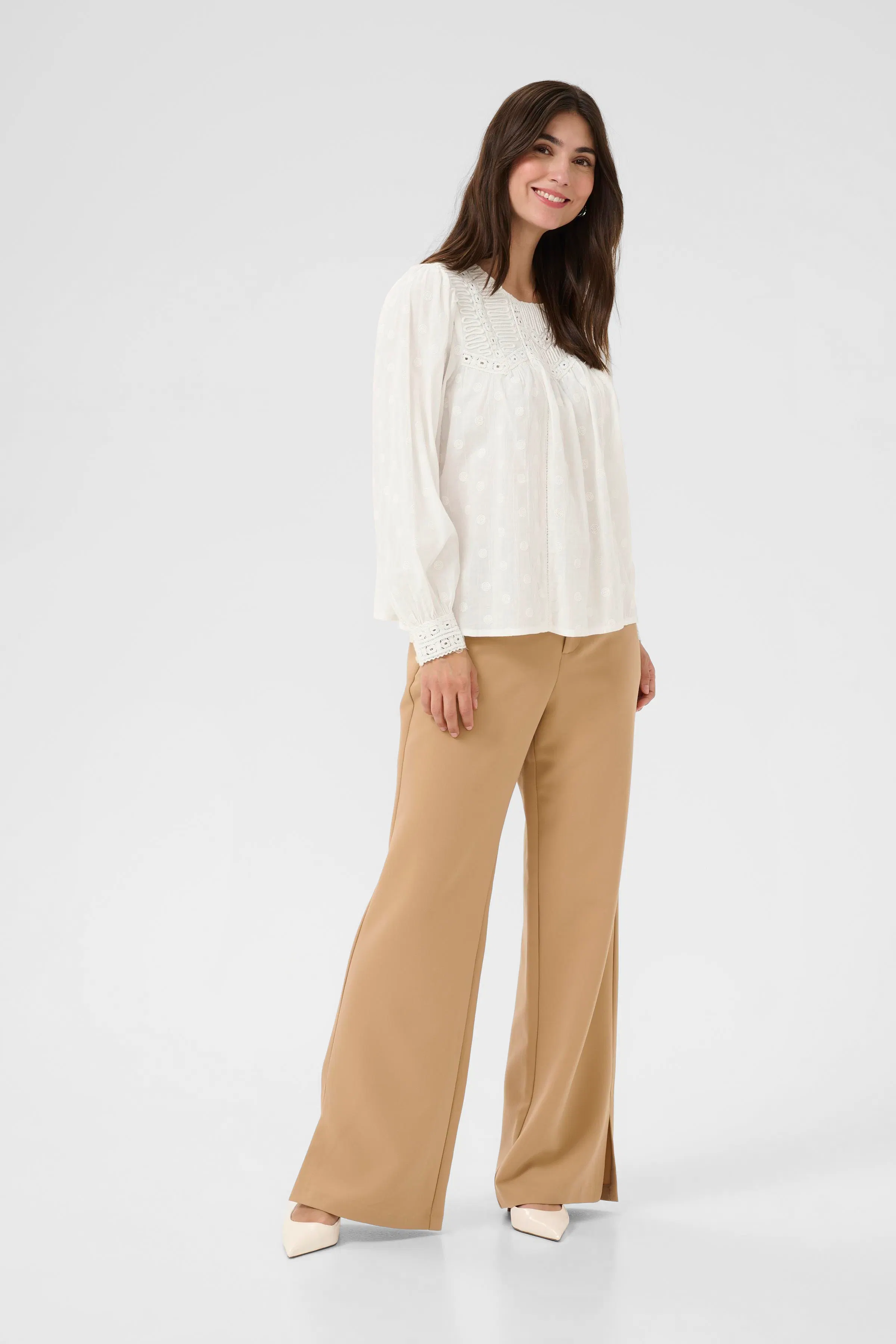 CUlena Bluse mit Stickerei LOOKBOOK FRONT 50112136-500013