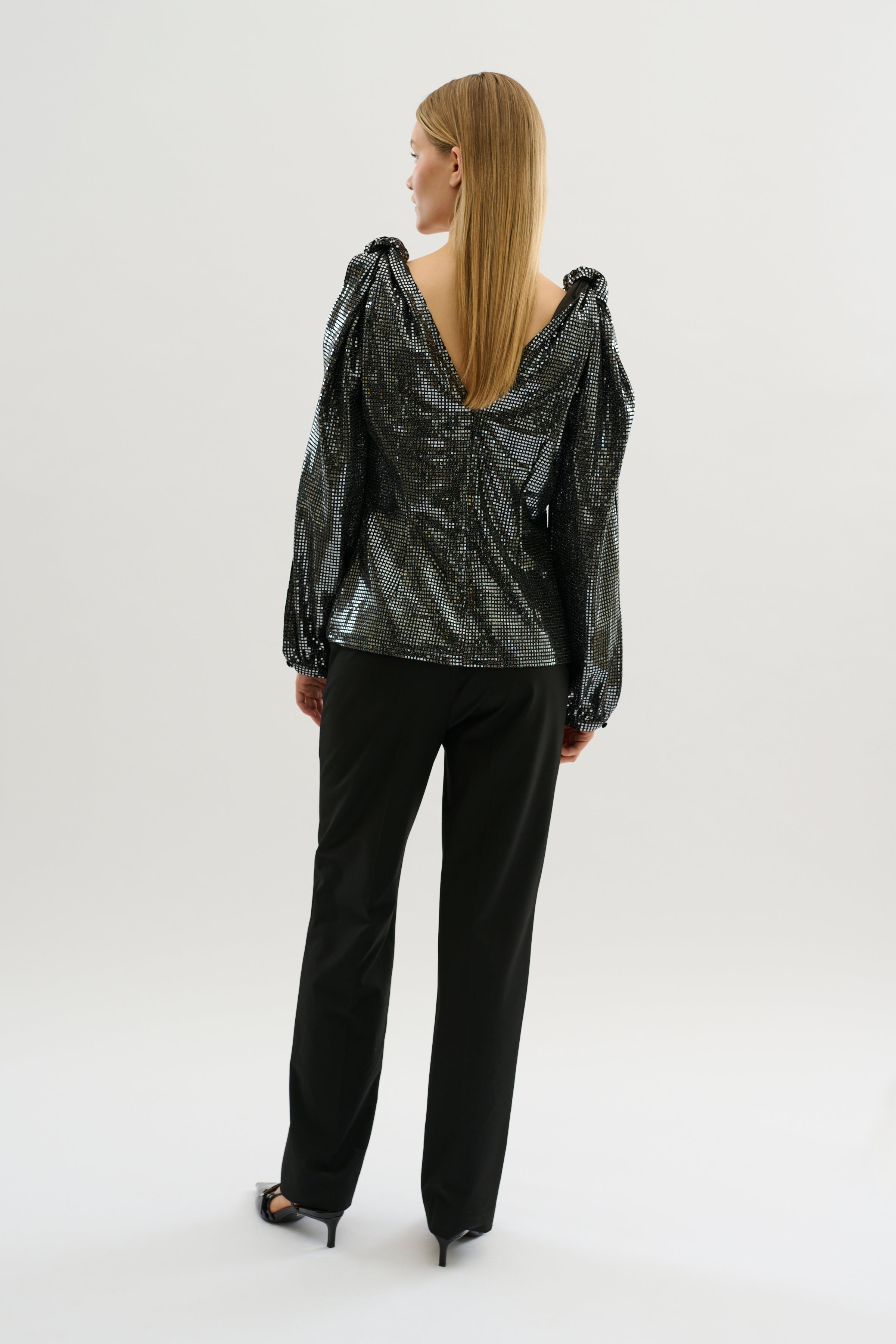 KBSelly Blouse LOOKBOOK BACK 10105201-194008