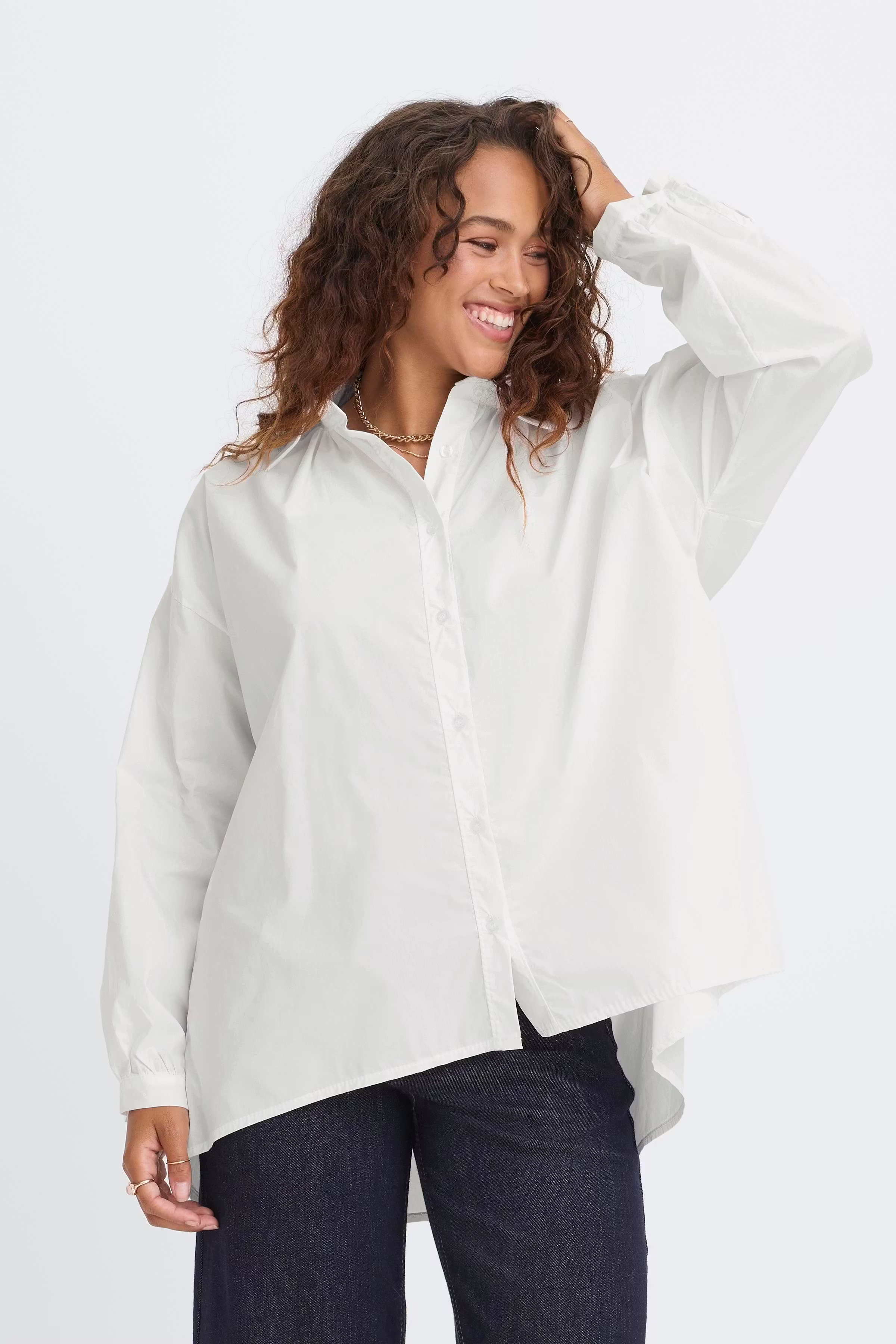 SBMIAS Bluse LOOKBOOK FRONT 22101119-110105