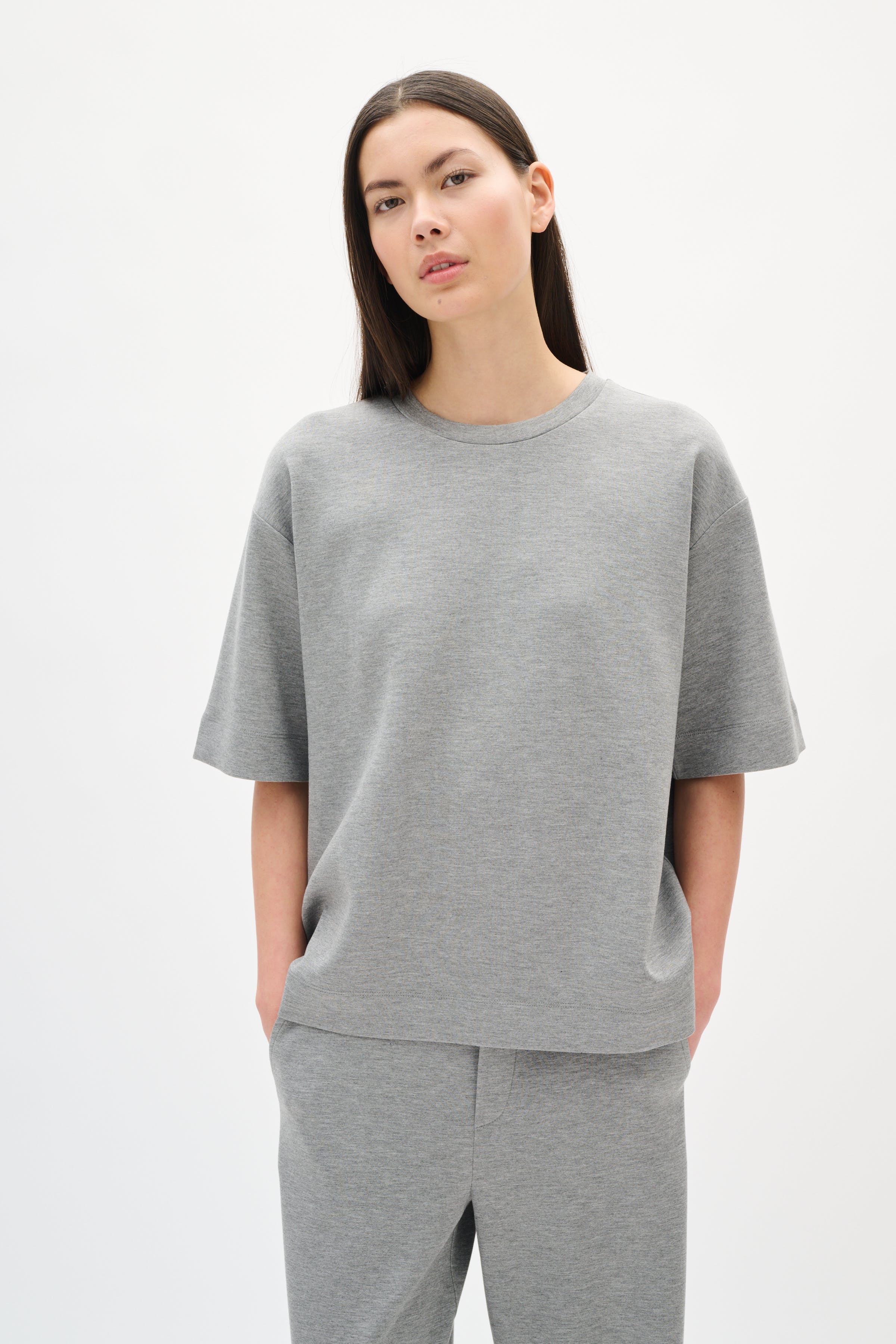 PannieIW T-shirt LOOKBOOK FRONT 30110826-301744