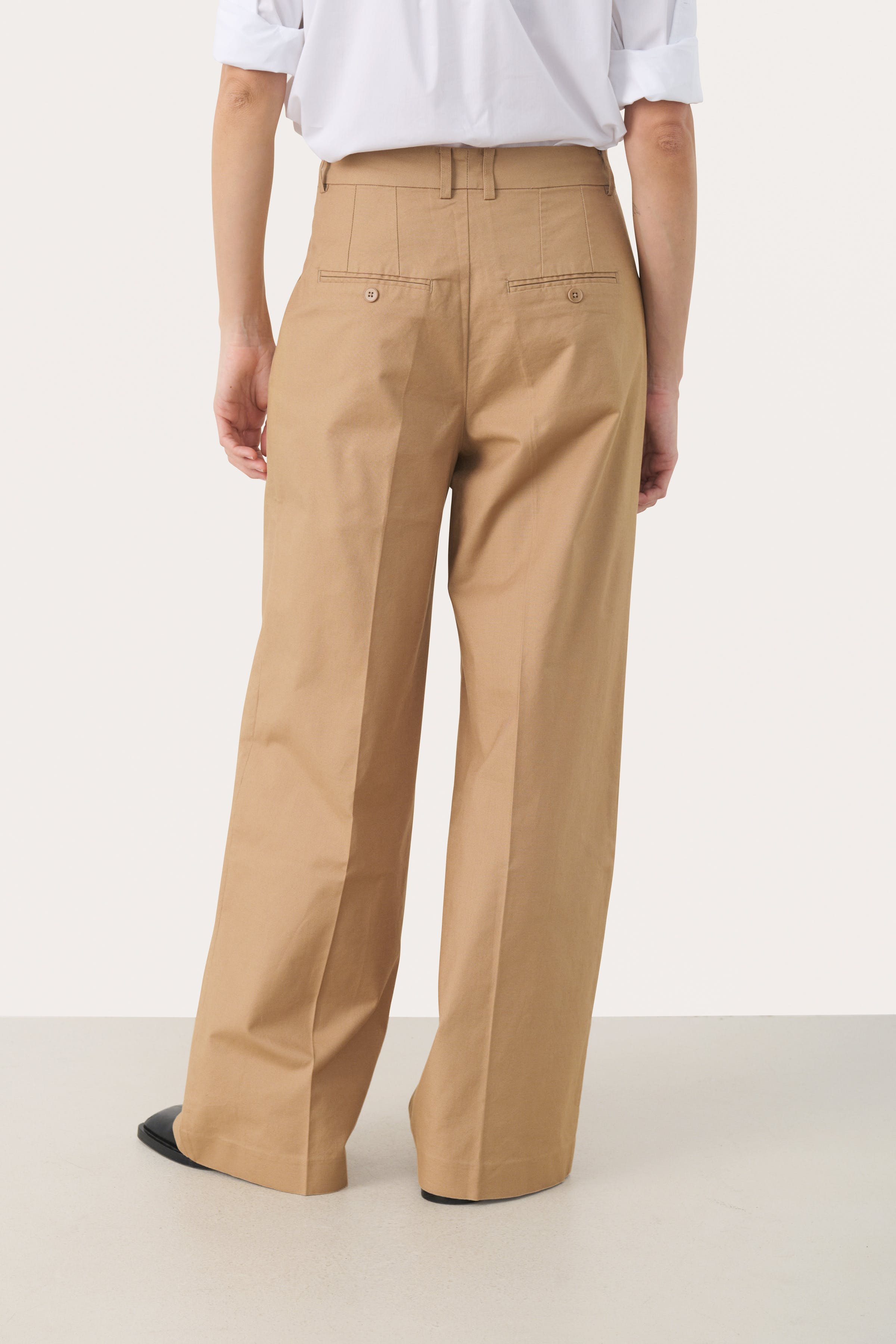 CherranPW Hose LOOKBOOK BACK 30309314-171325