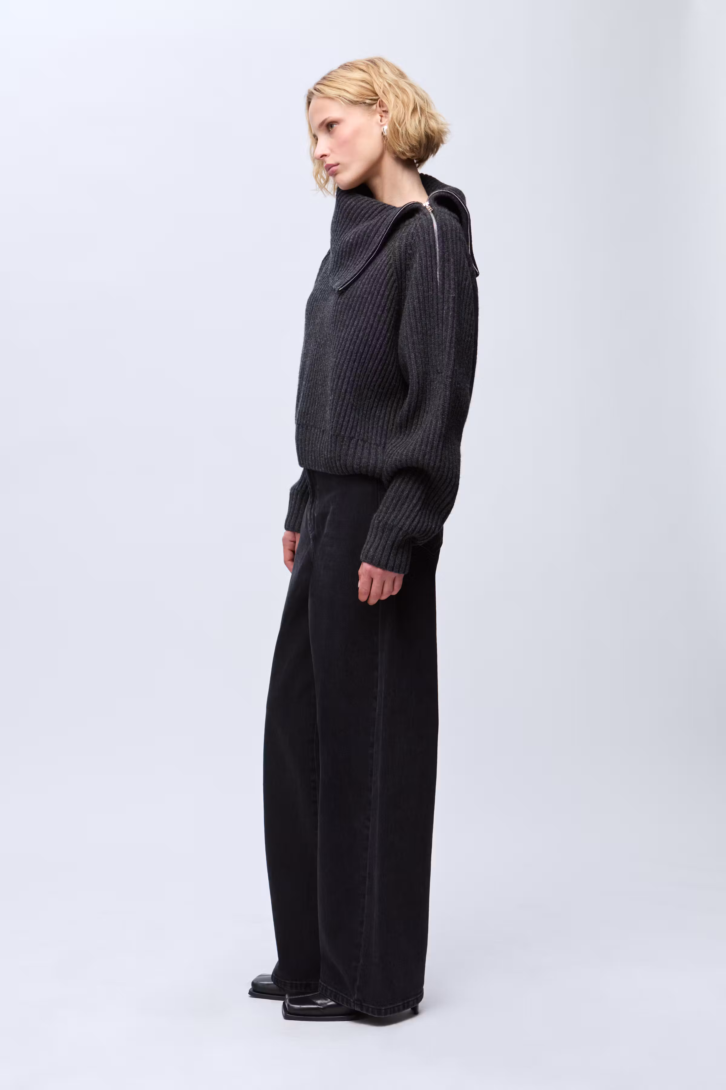 IOFIDELIA Pullover LOOKBOOK FRONT 30600000-GY949