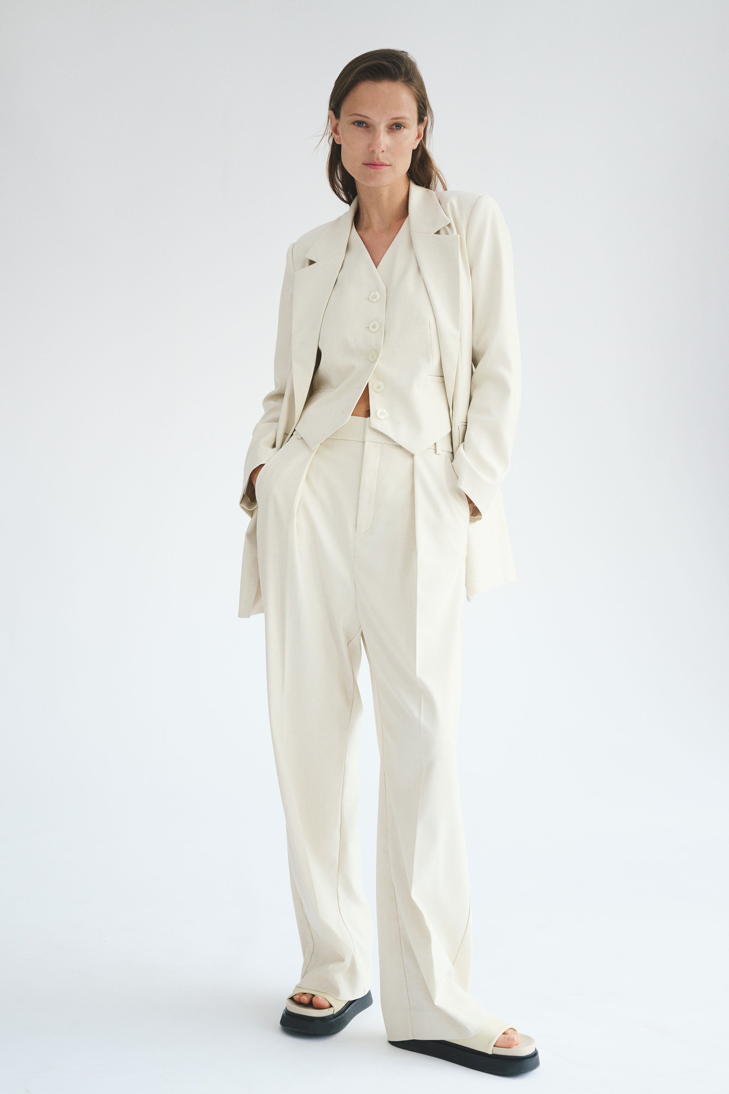 KyrahIW Vest LOCATION NONE 30108182-1200001