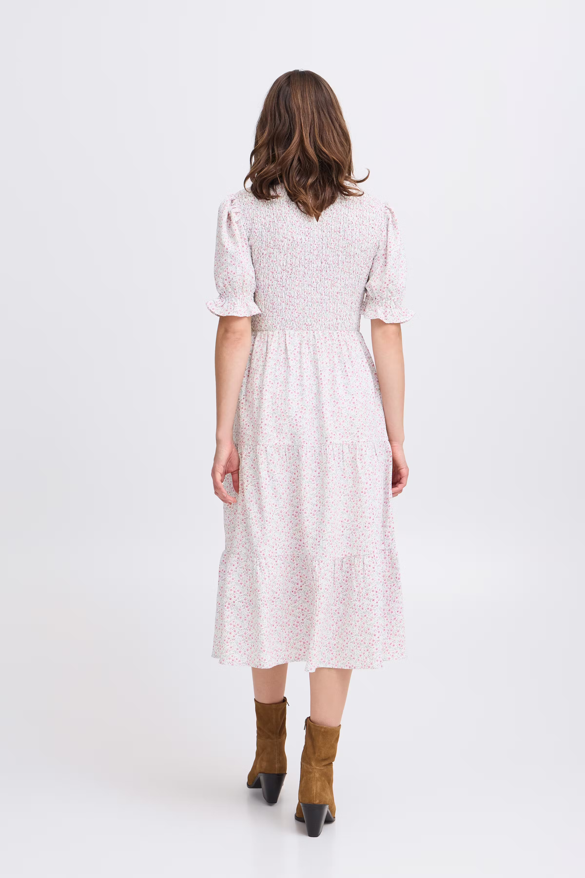 BYFEMKE Kjole LOOKBOOK BACK 20817222-204349