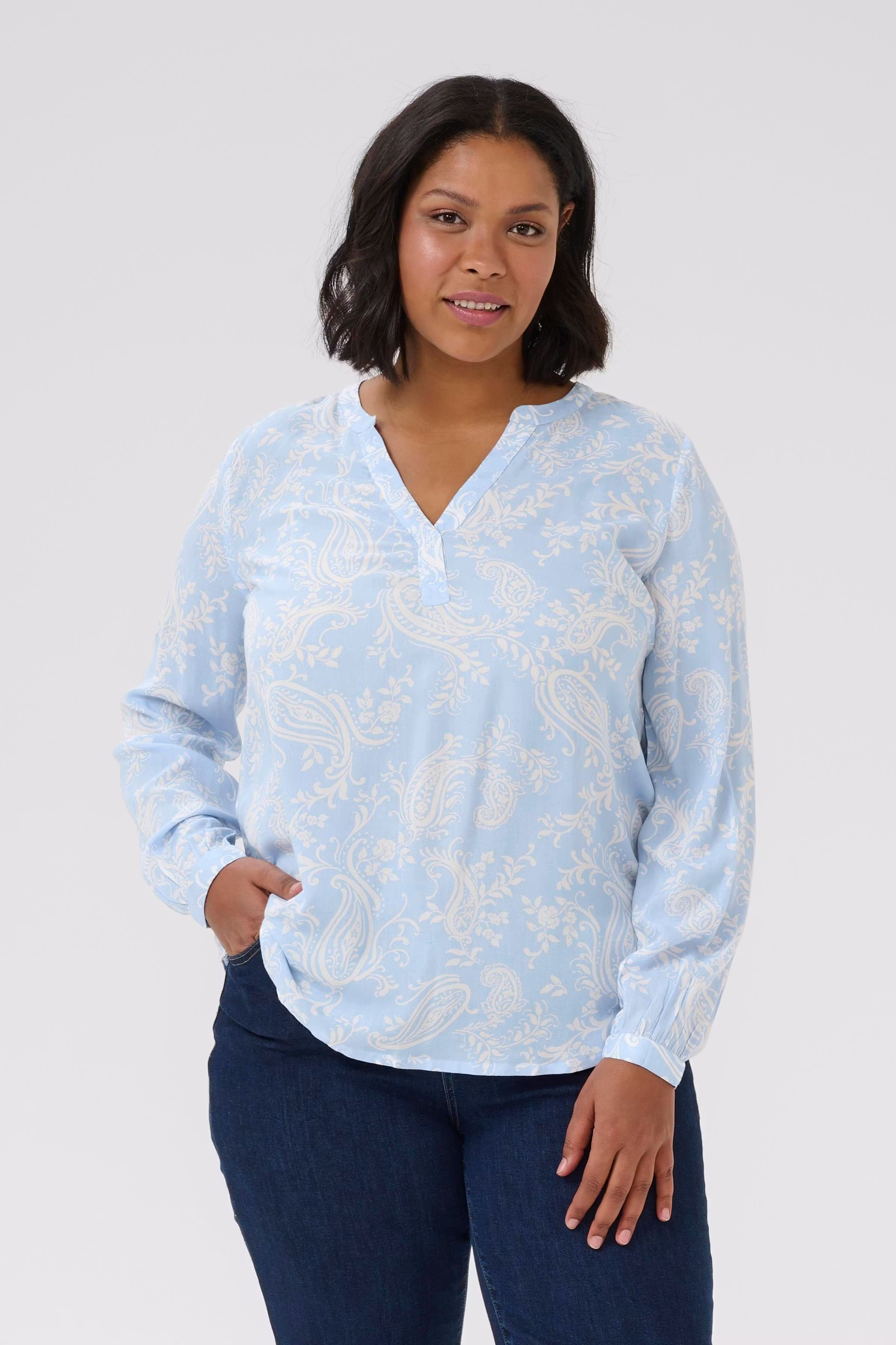 KCbella Blouse LOOKBOOK FRONT 10582486-107907