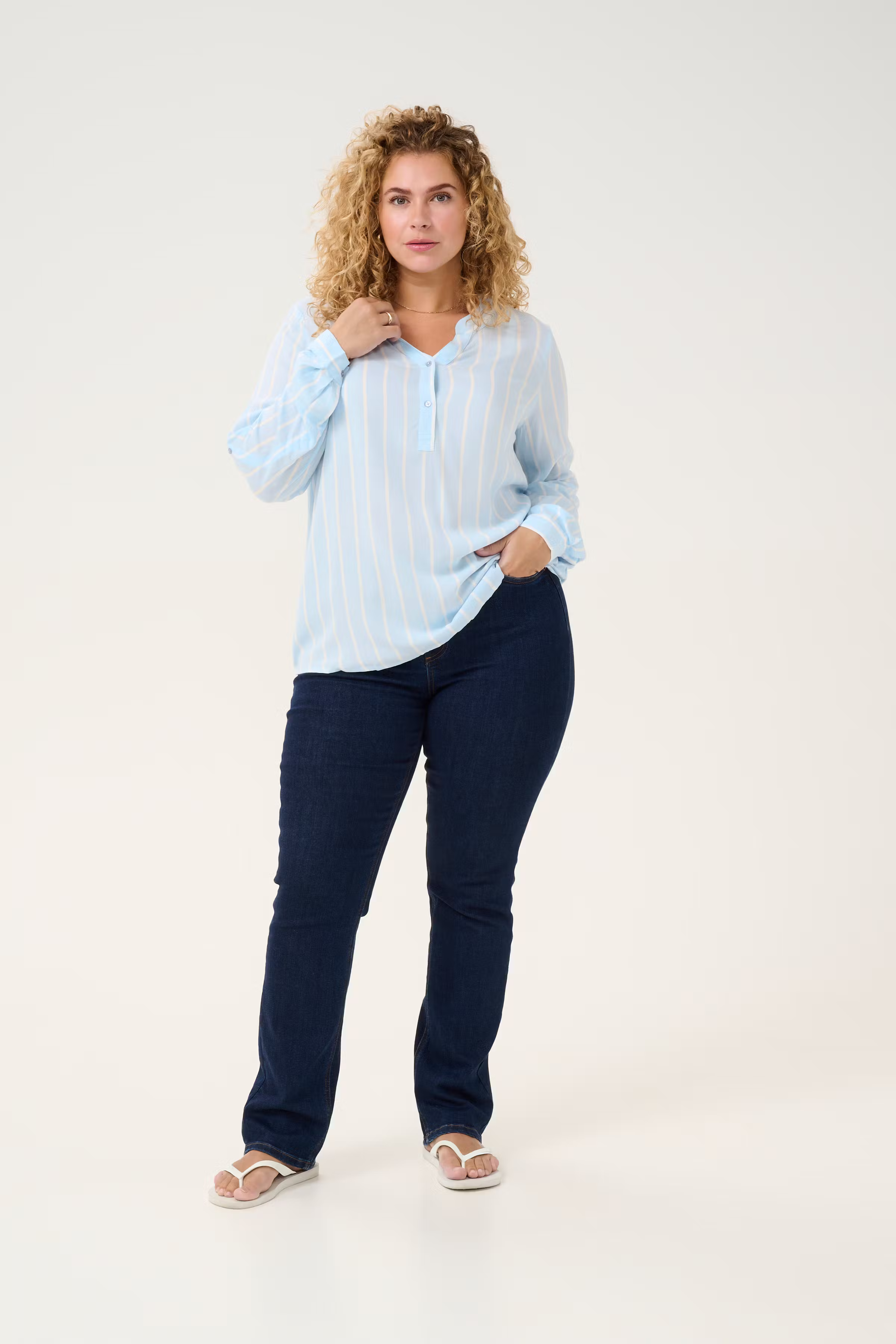 KCsida Blouse LOOKBOOK FRONT 10580350-107656