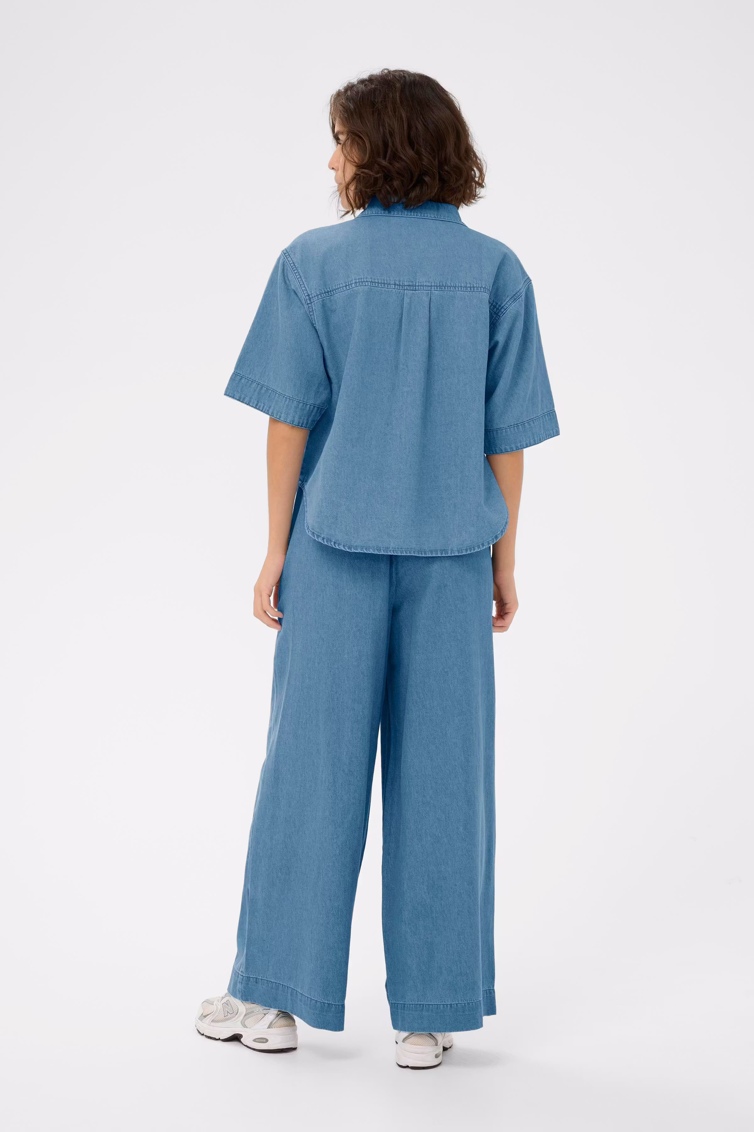 KAjade Hose LOOKBOOK BACK 10511715-105707