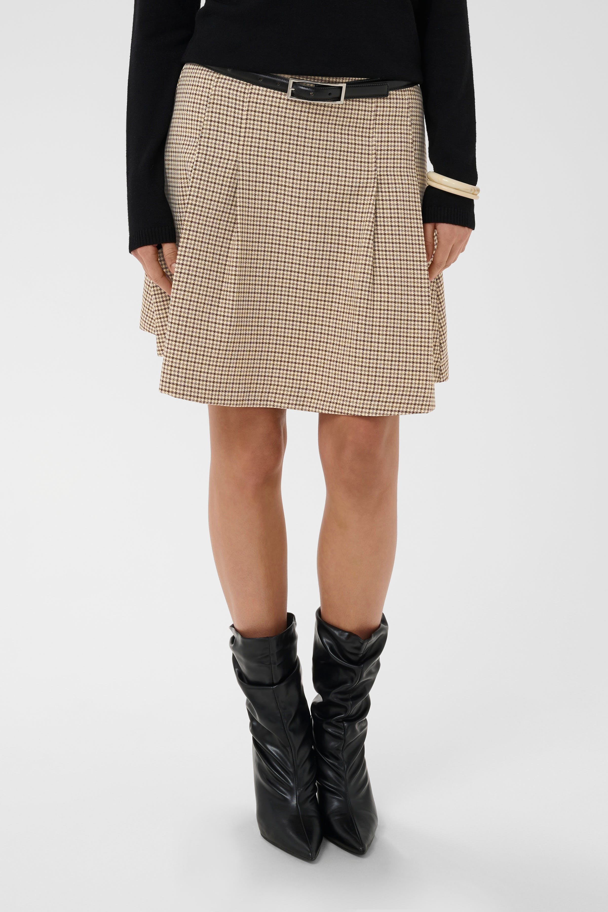 CUastra Kjol LOOKBOOK FRONT 50109878-161212