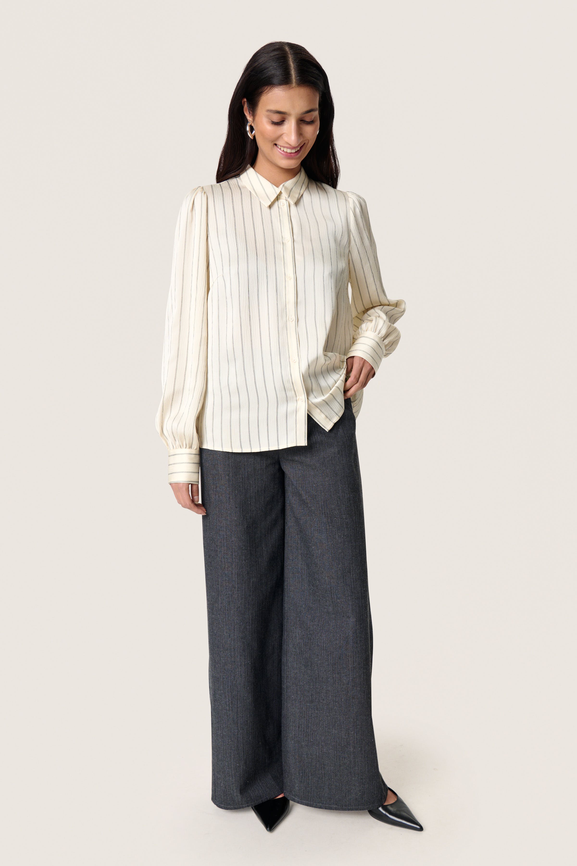 SLIoana Shirt LOOKBOOK FRONT 30408706-303524