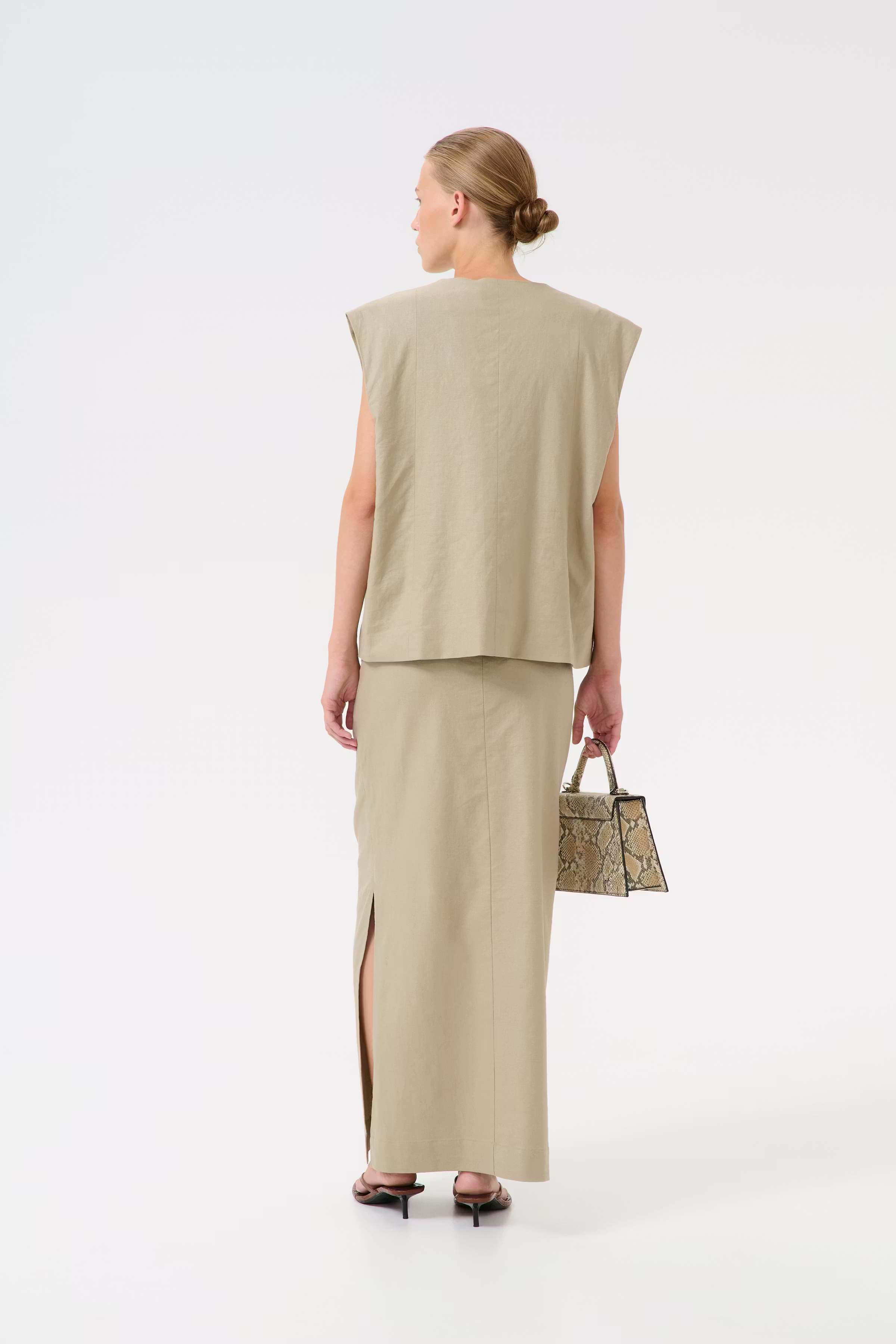 GZizza linen skirt LOOKBOOK BACK 10910283-170510