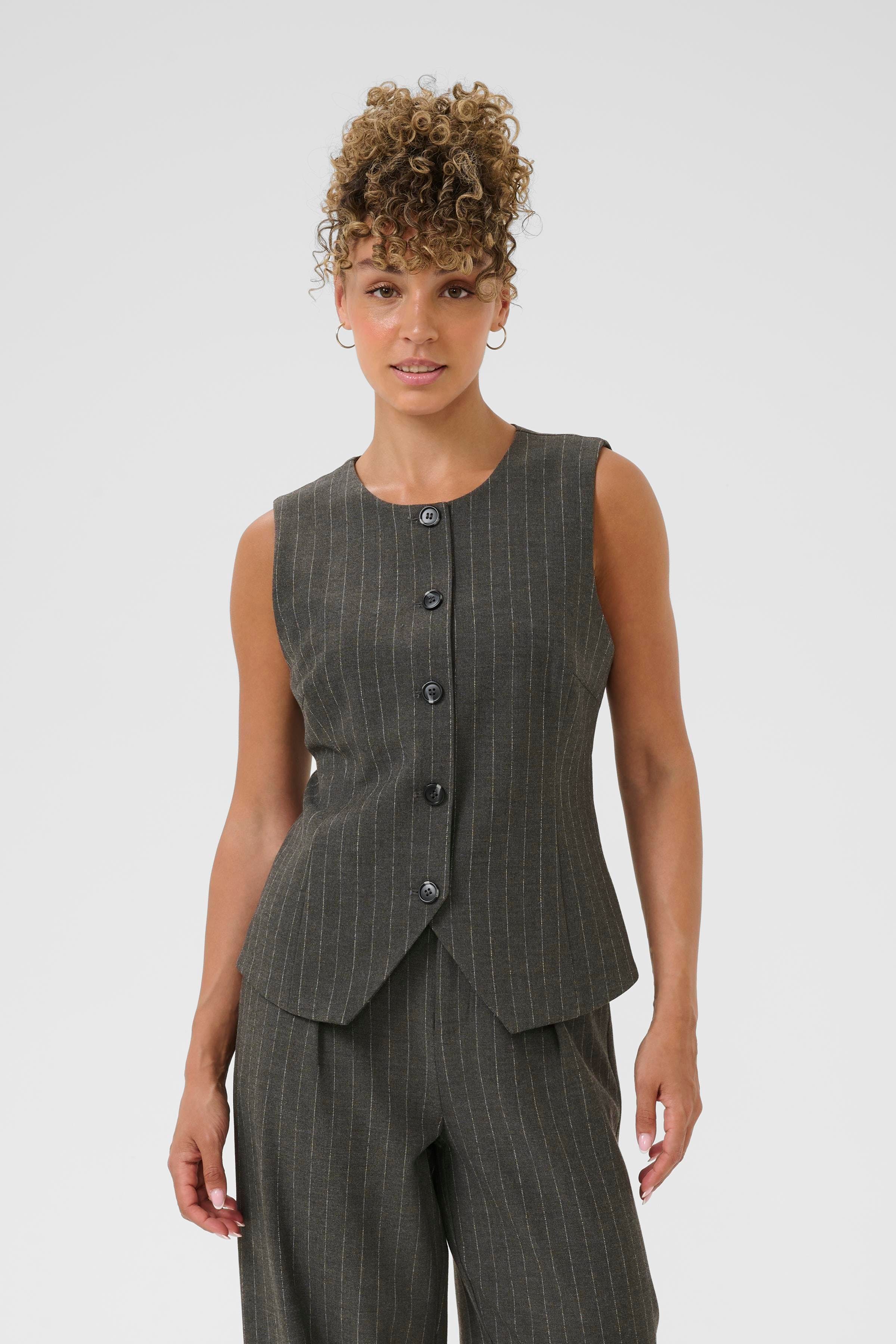 CRTingle Waistcoat LOOKBOOK FRONT 10614368-108596