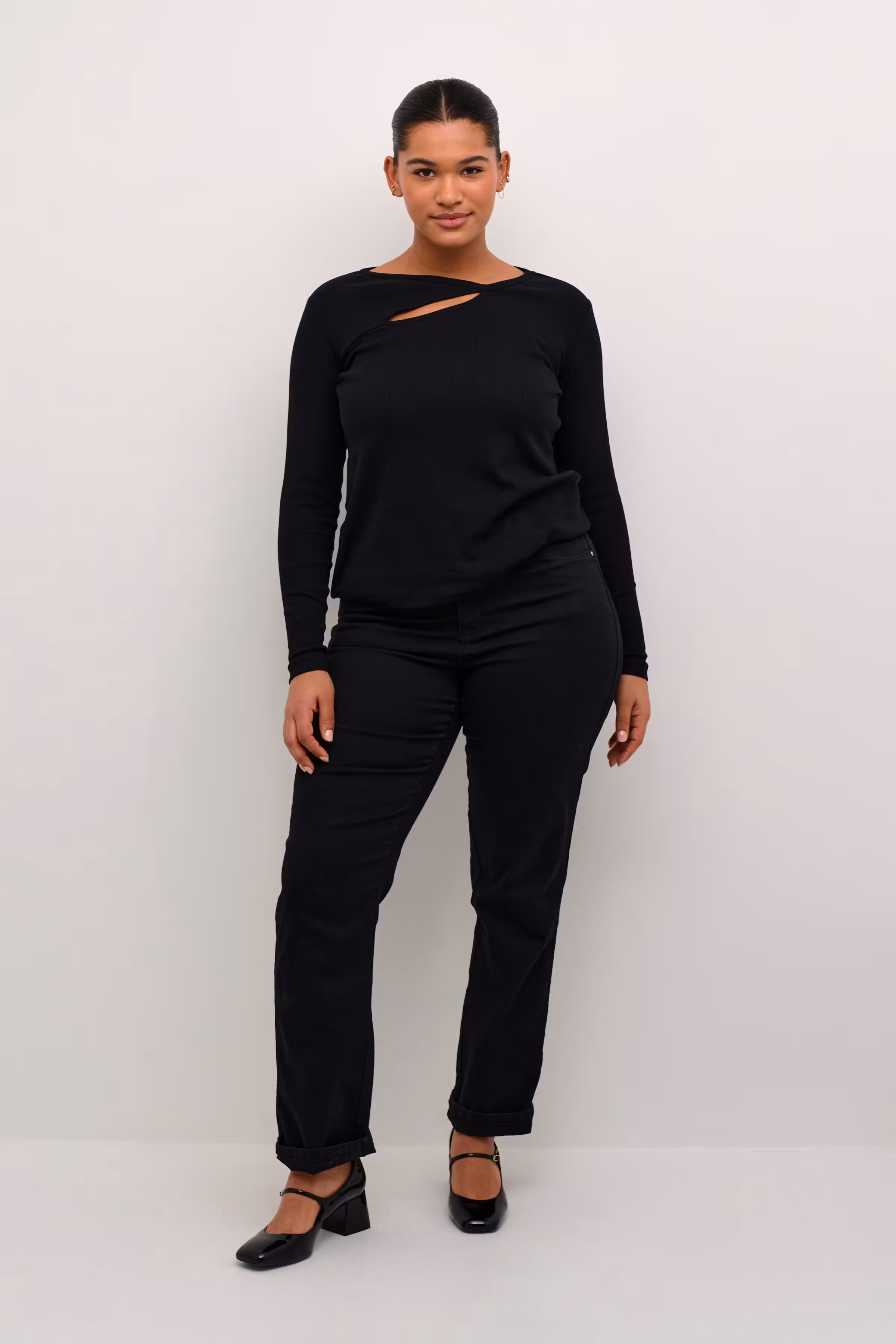 KCcarina T-shirt LOOKBOOK FRONT 10582513-100121