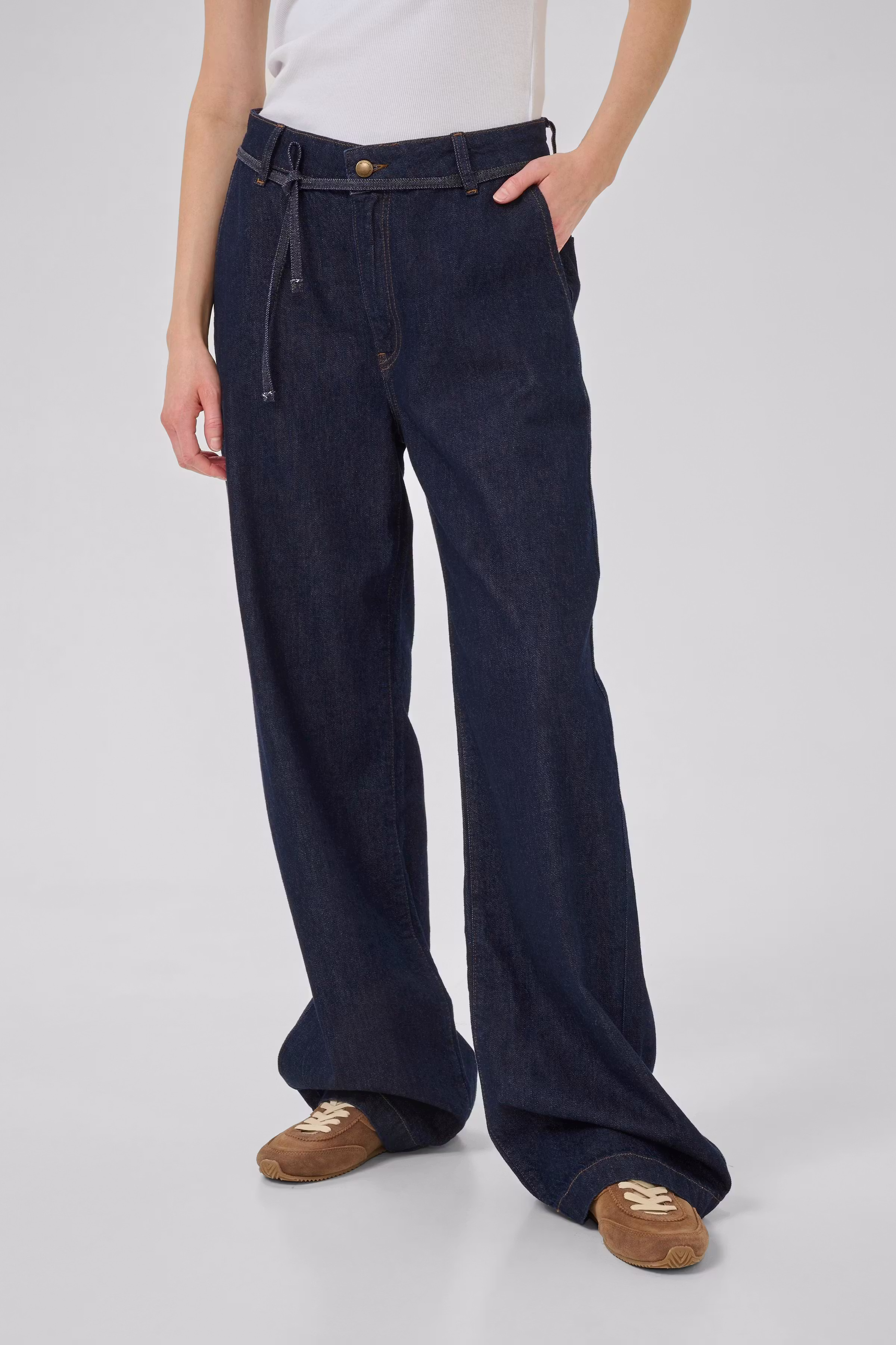 MWCleo Mid Wide jeans LOOKBOOK FRONT 10705236-100067