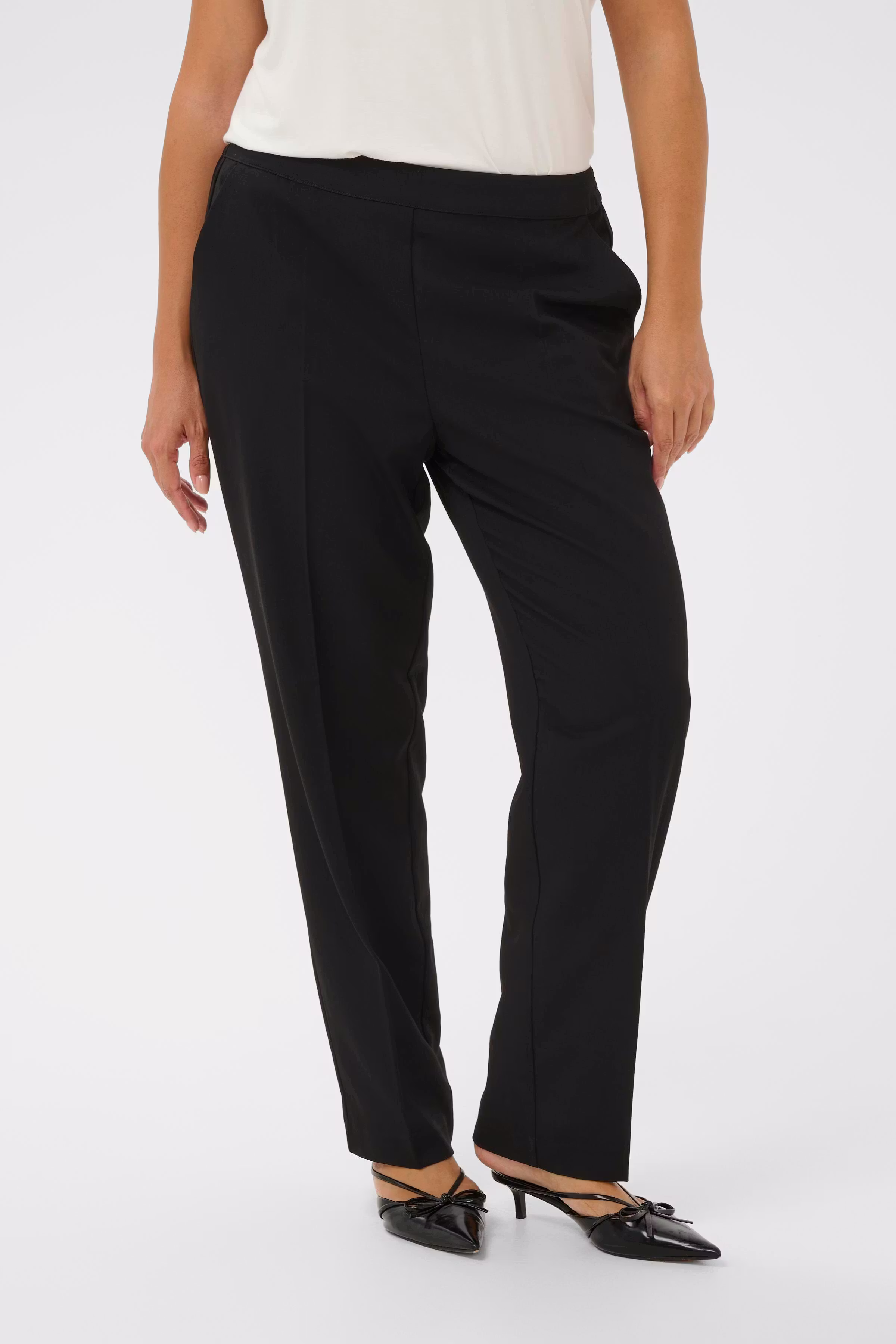 KCsakira Hose LOOKBOOK FRONT 10581088-100121