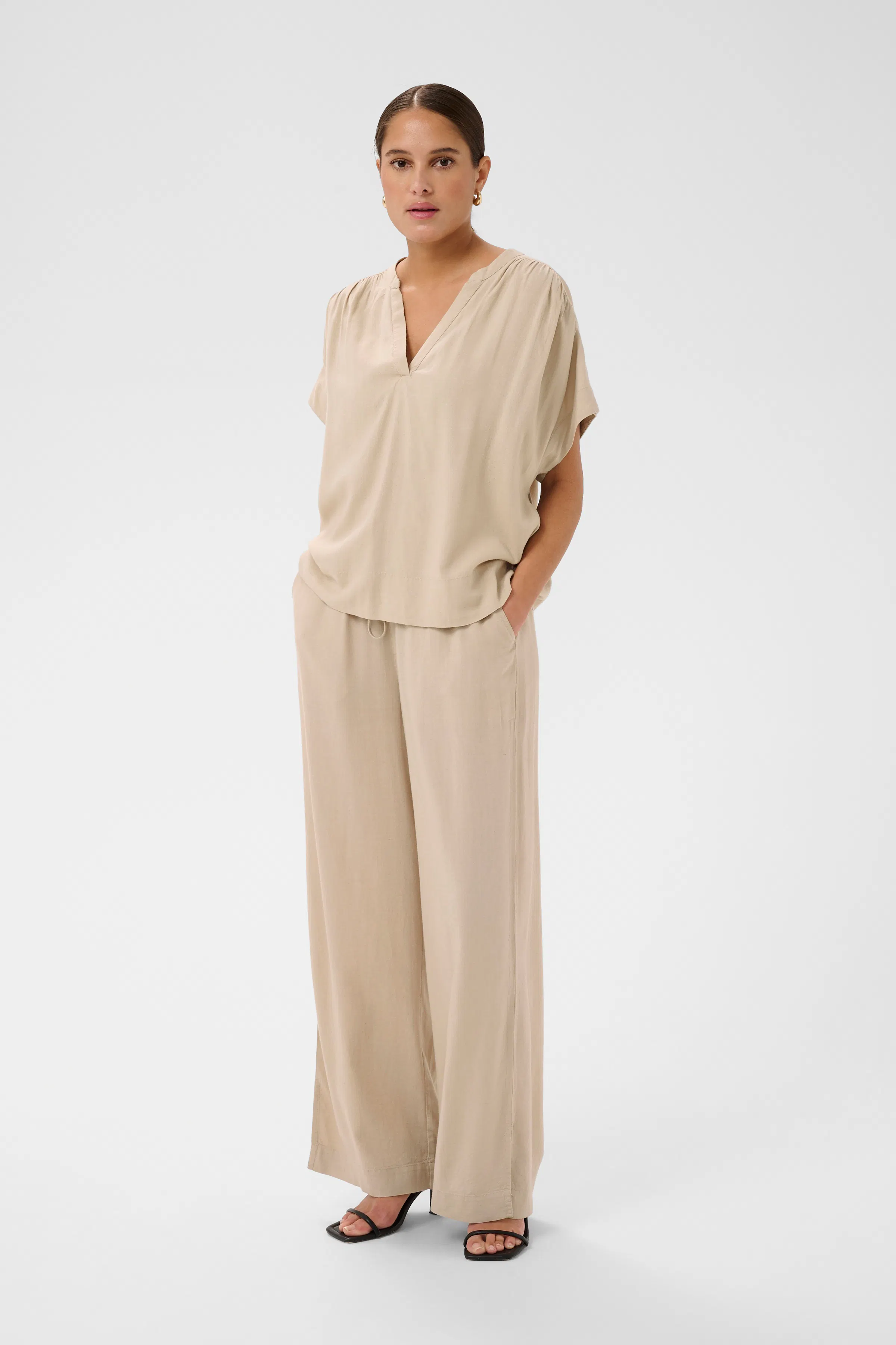 KAmilia Lin Top LOOKBOOK FRONT 10509670-151305