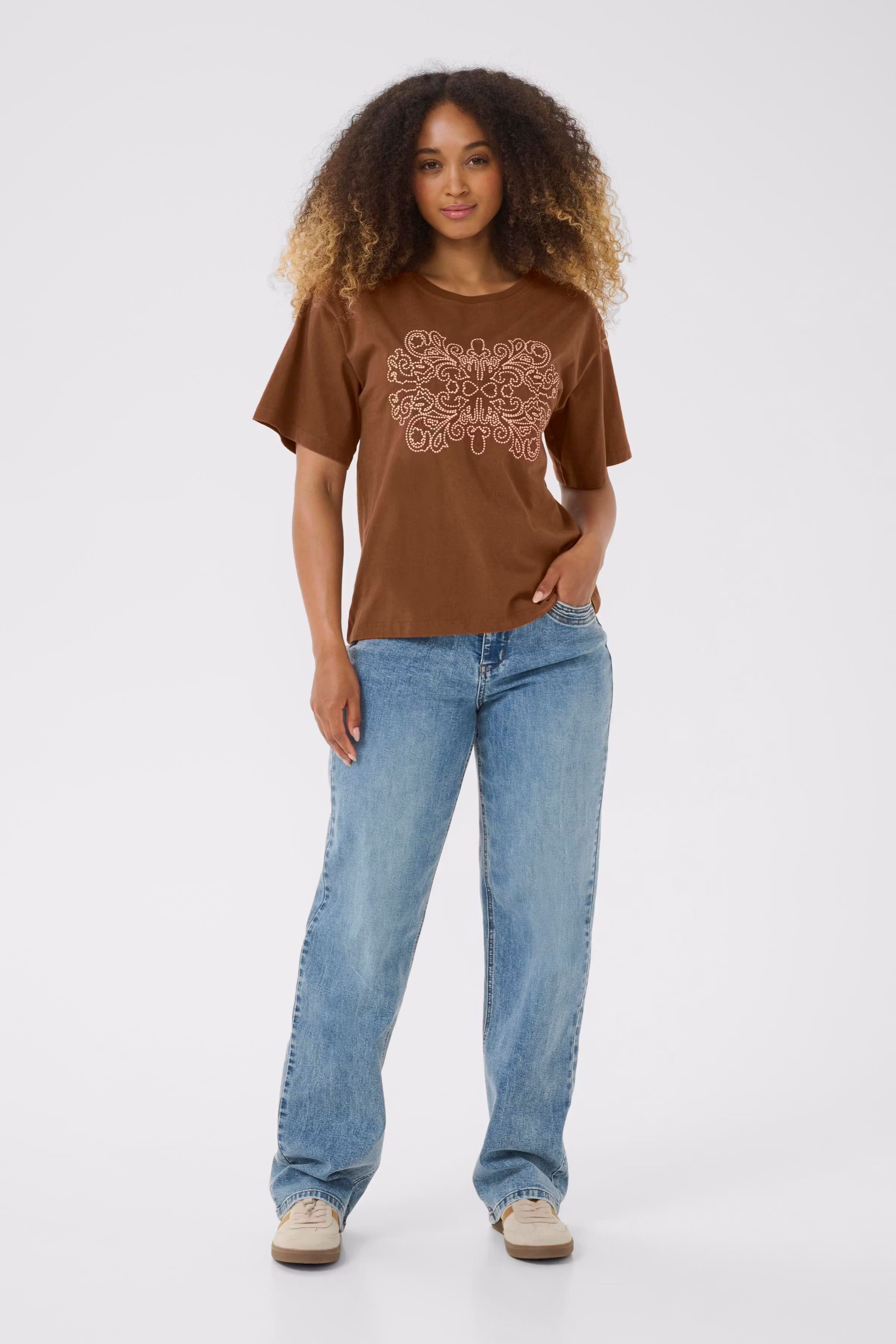 CRLeona T-shirt LOOKBOOK FRONT 10614316-191227