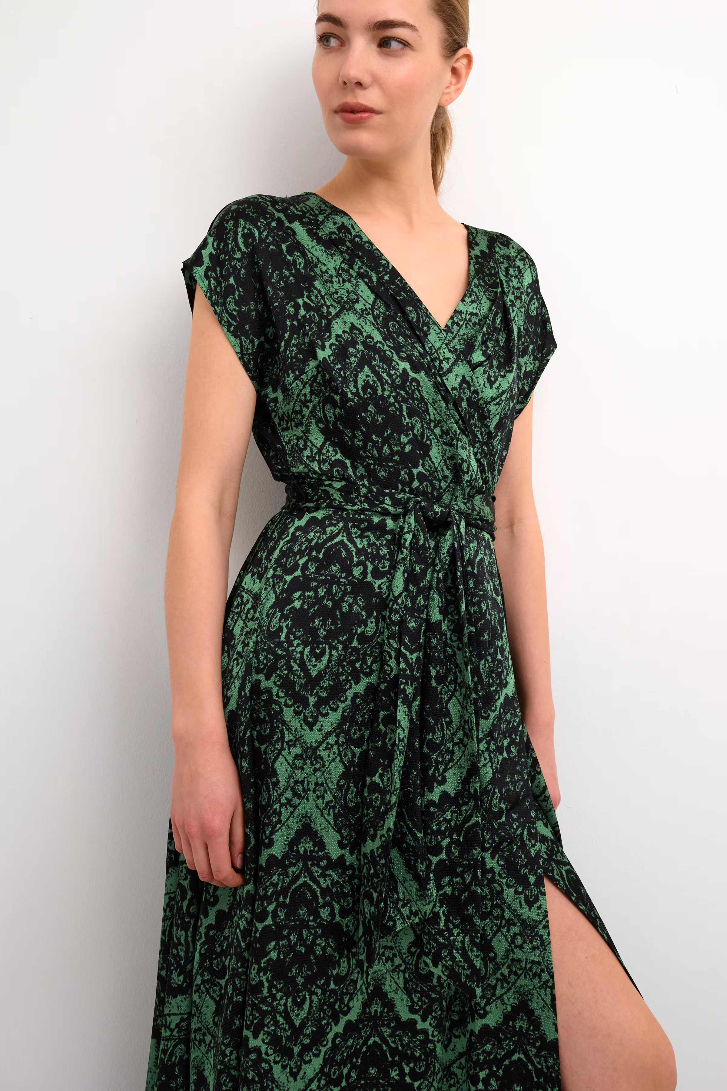 CRLoretta Dress LOOKBOOK DETAIL 10610826-105130