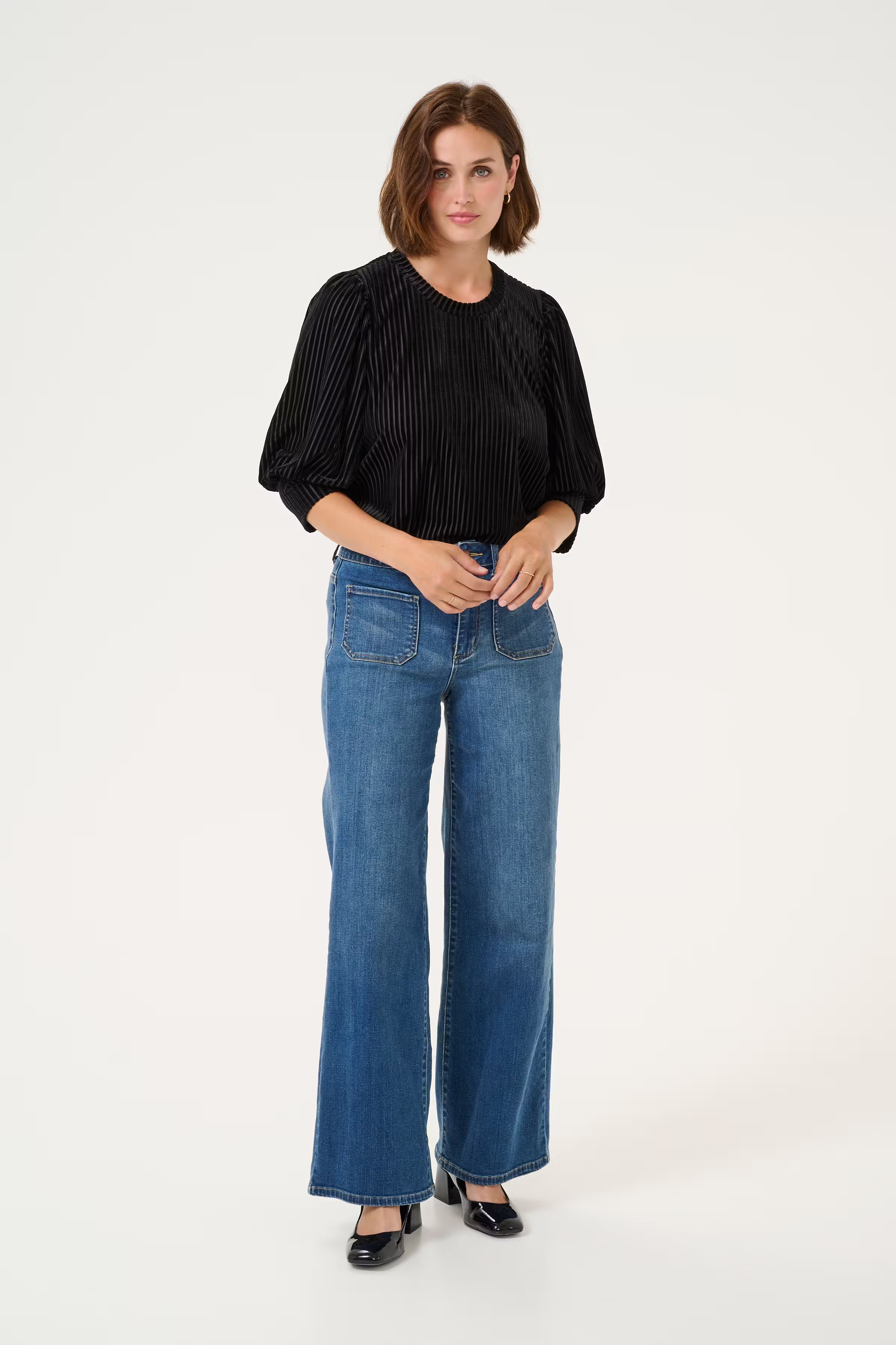 KAcaca Velourbluse LOOKBOOK FRONT 10503887-106480