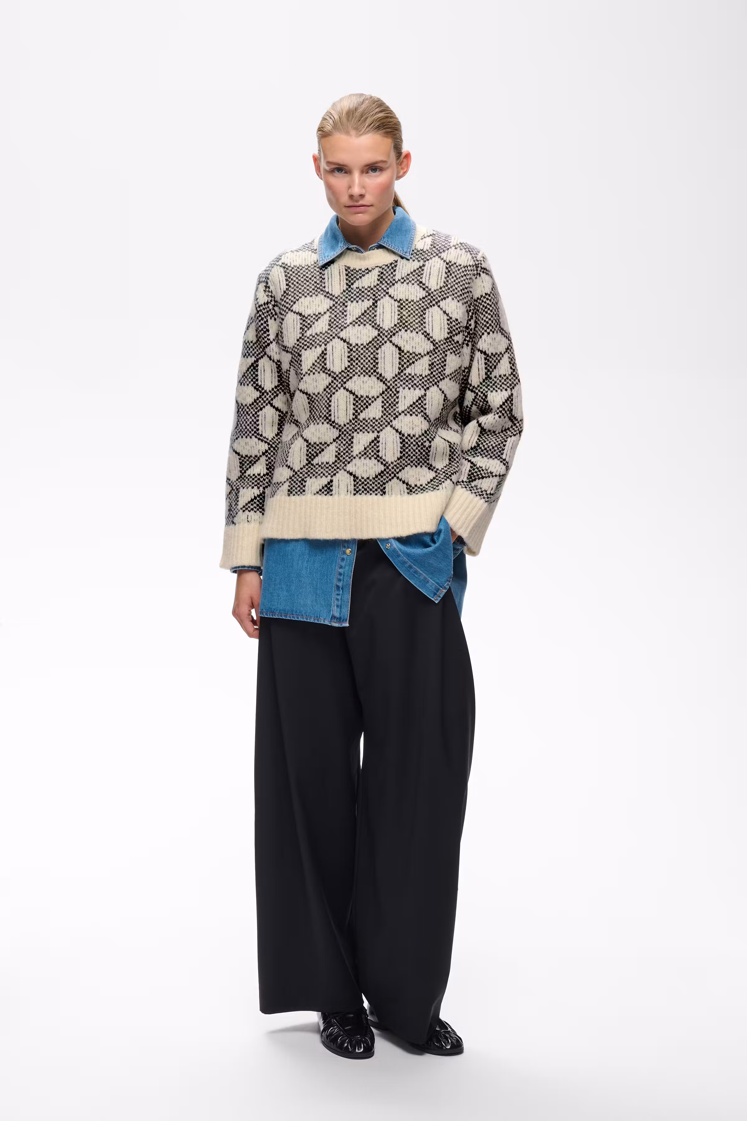 TULAIW Pullover LOOKBOOK FRONT 30112920-900013271