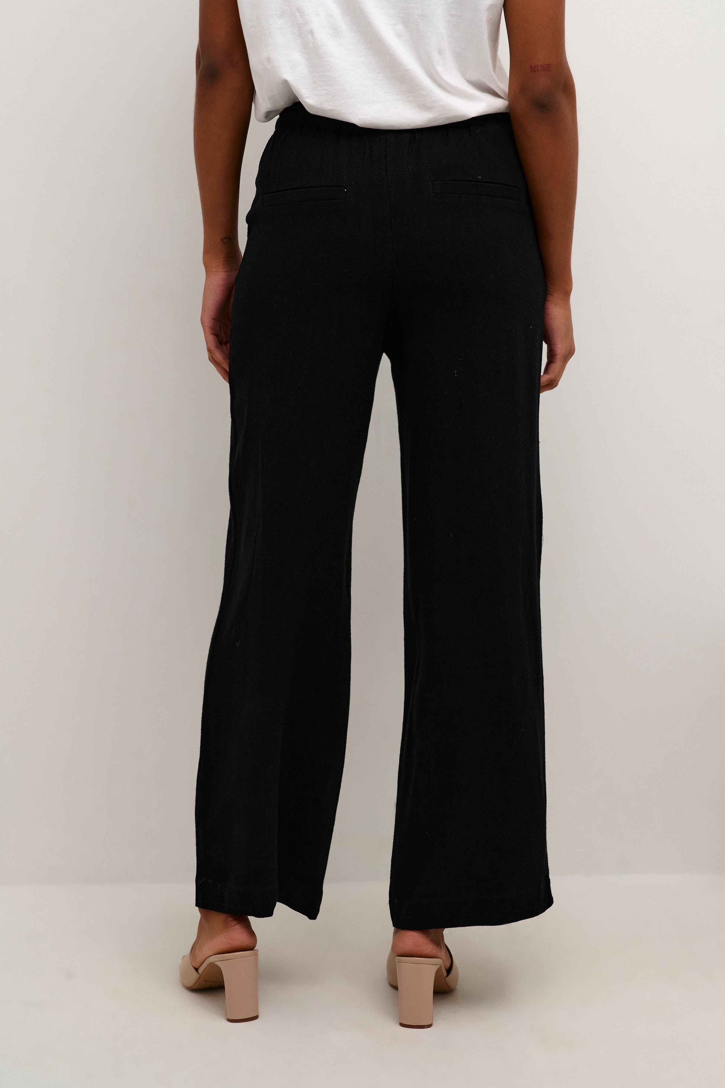 KAliny Hose LOOKBOOK FRONT 10507526-100121