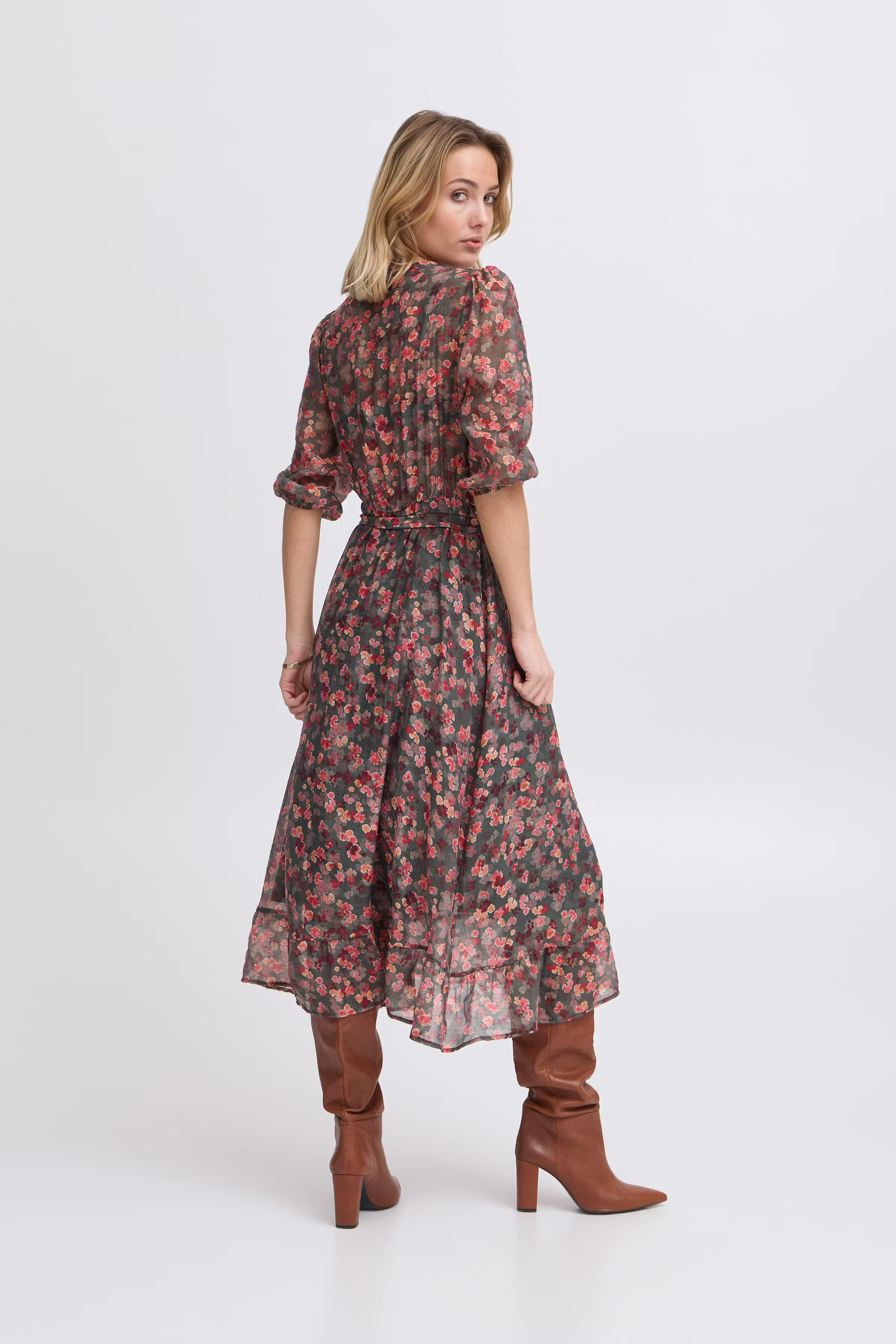 SBLEYIA Kjole LOOKBOOK BACK 22100901-180515