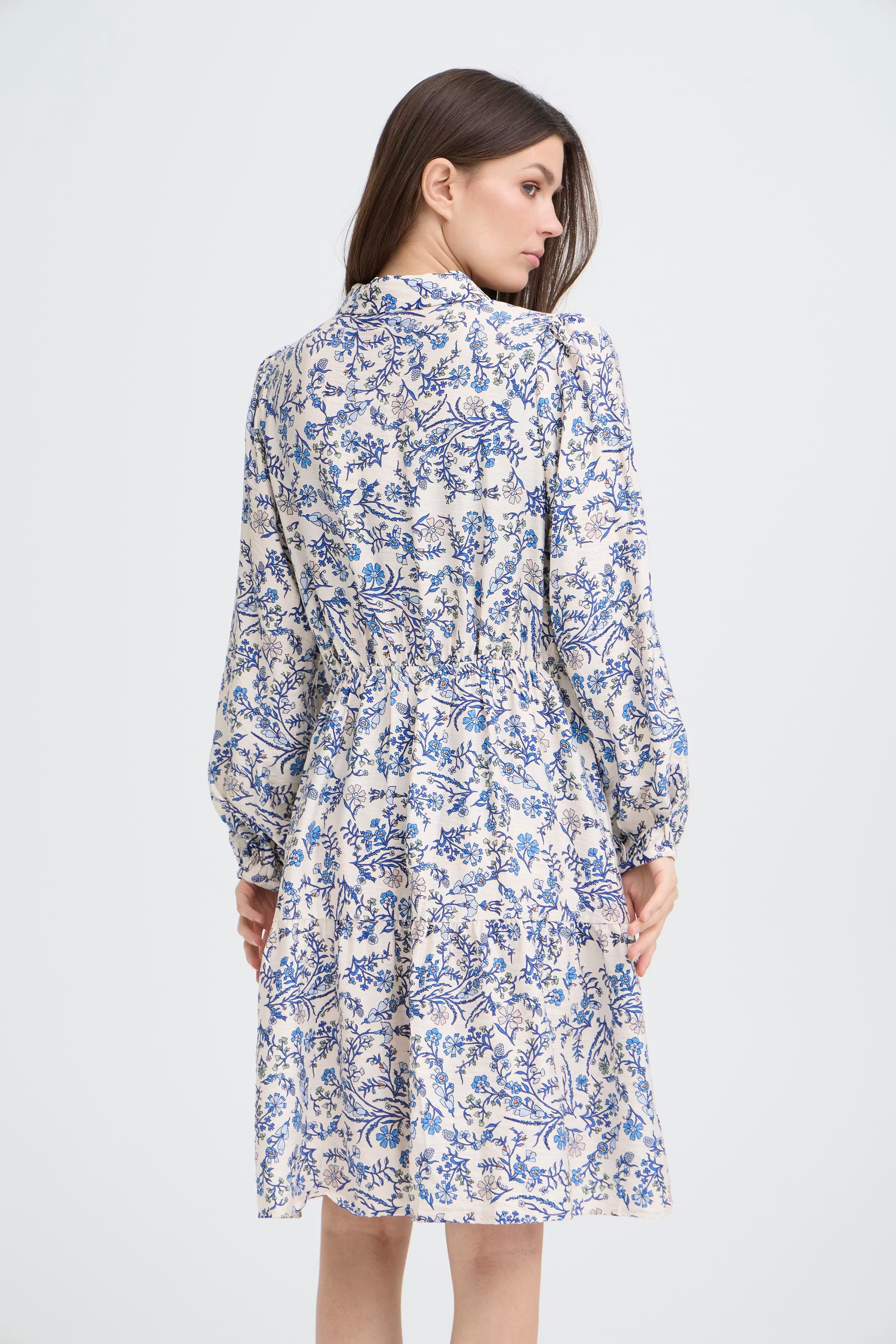 PZABRINA Kjole LOOKBOOK BACK 50210319-164020