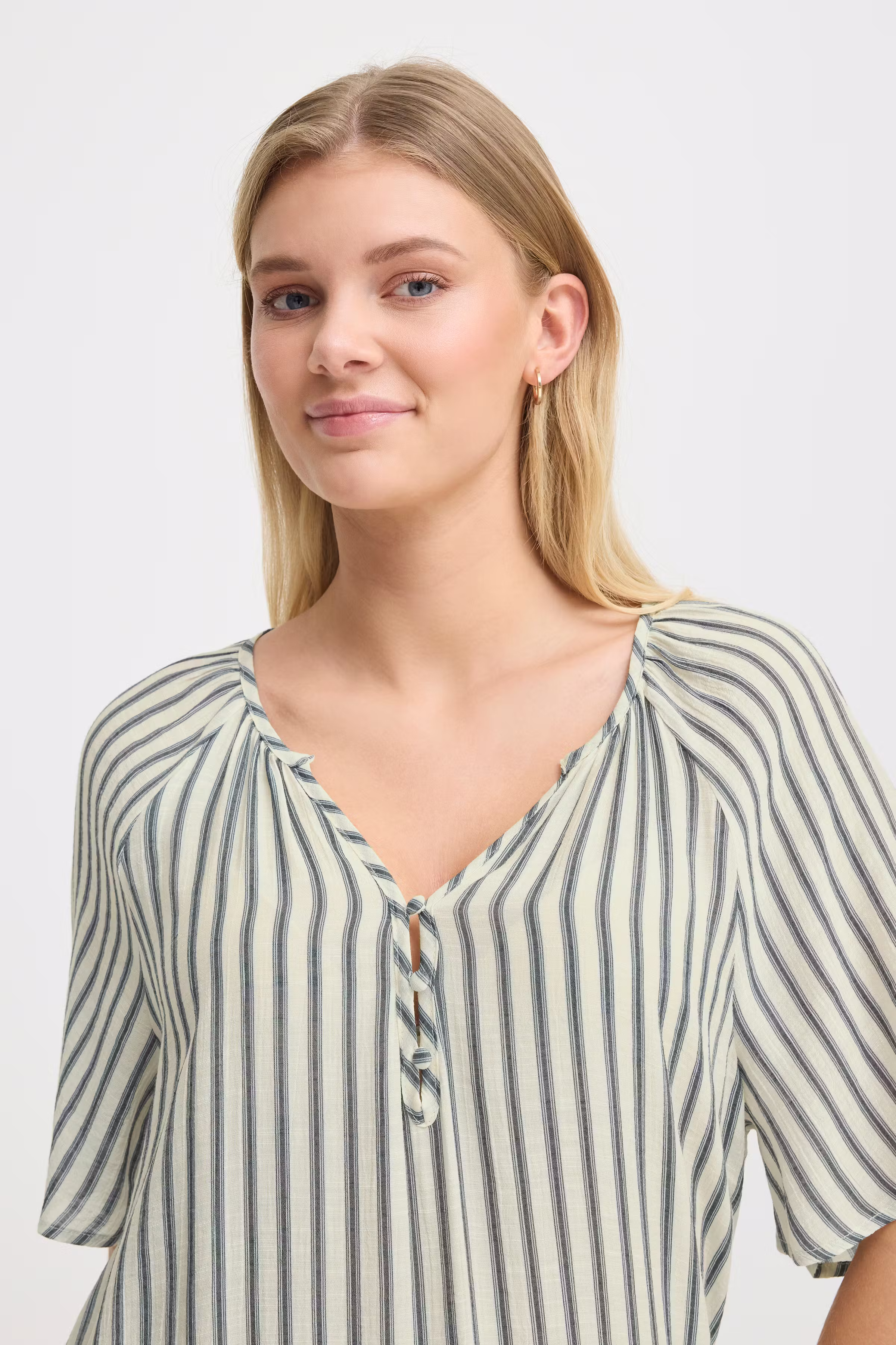 FRALYSSA Kleid LOOKBOOK DETAIL 20616098-205137