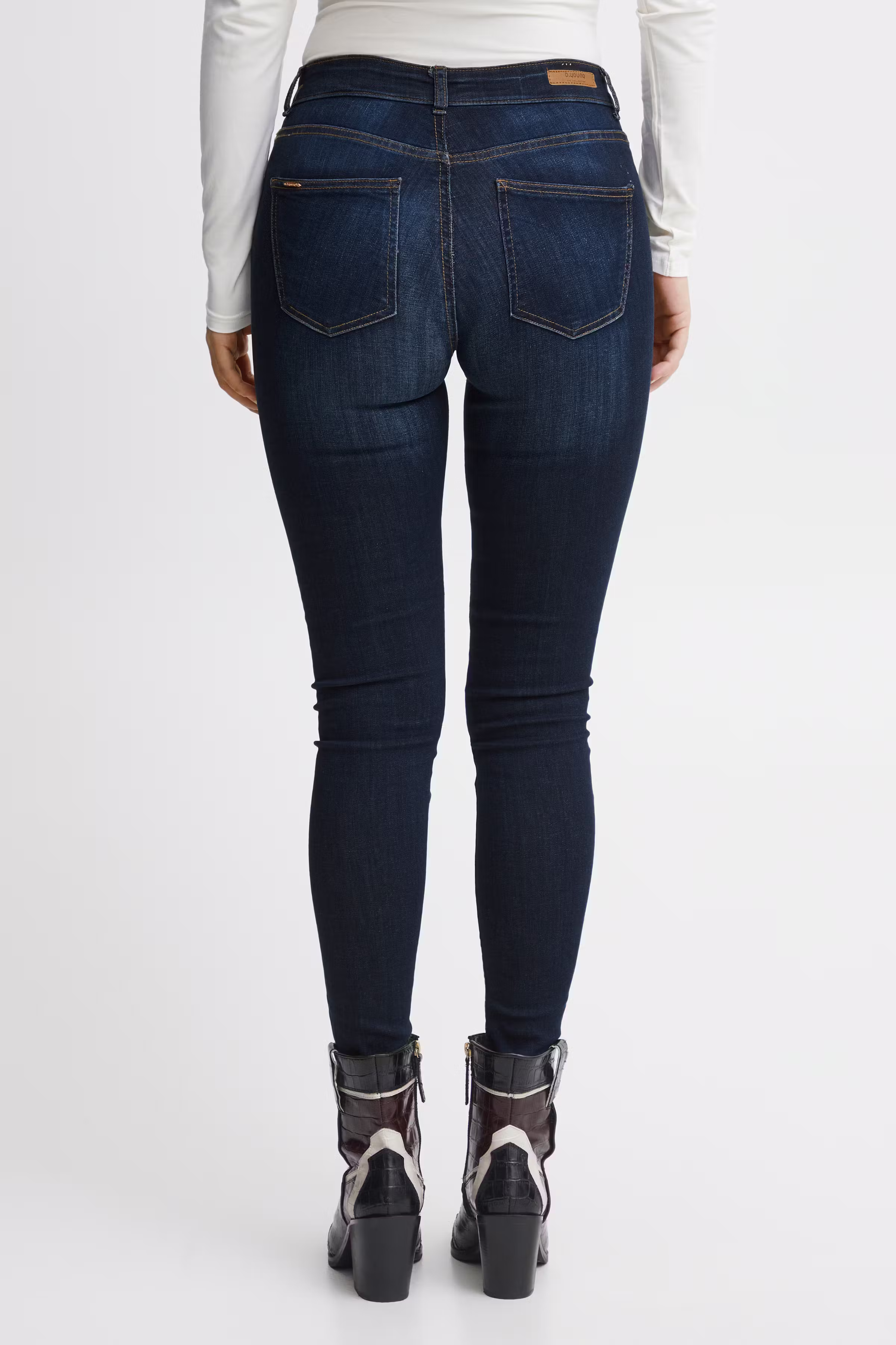 Lola Jeans LOOKBOOK BACK 20803214-80930