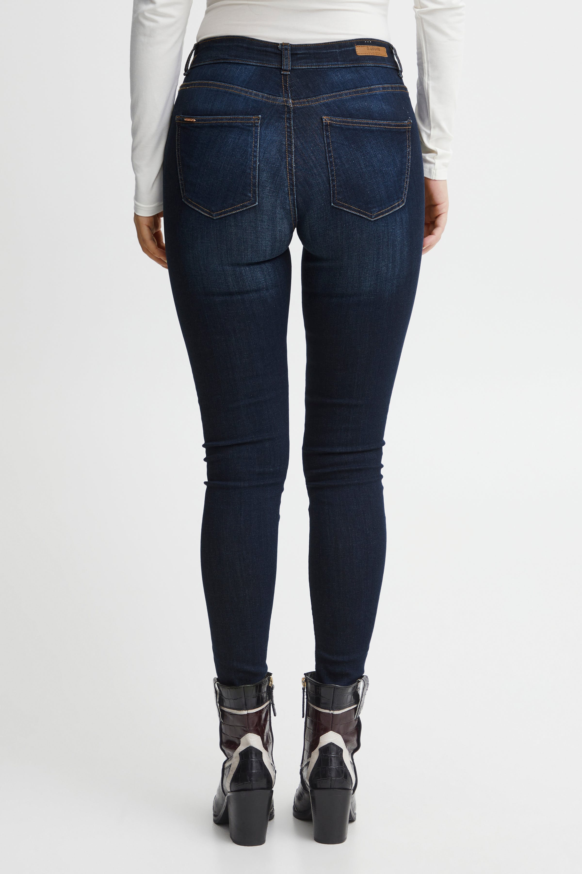 Lola Jeans LOOKBOOK BACK 20803214-80930