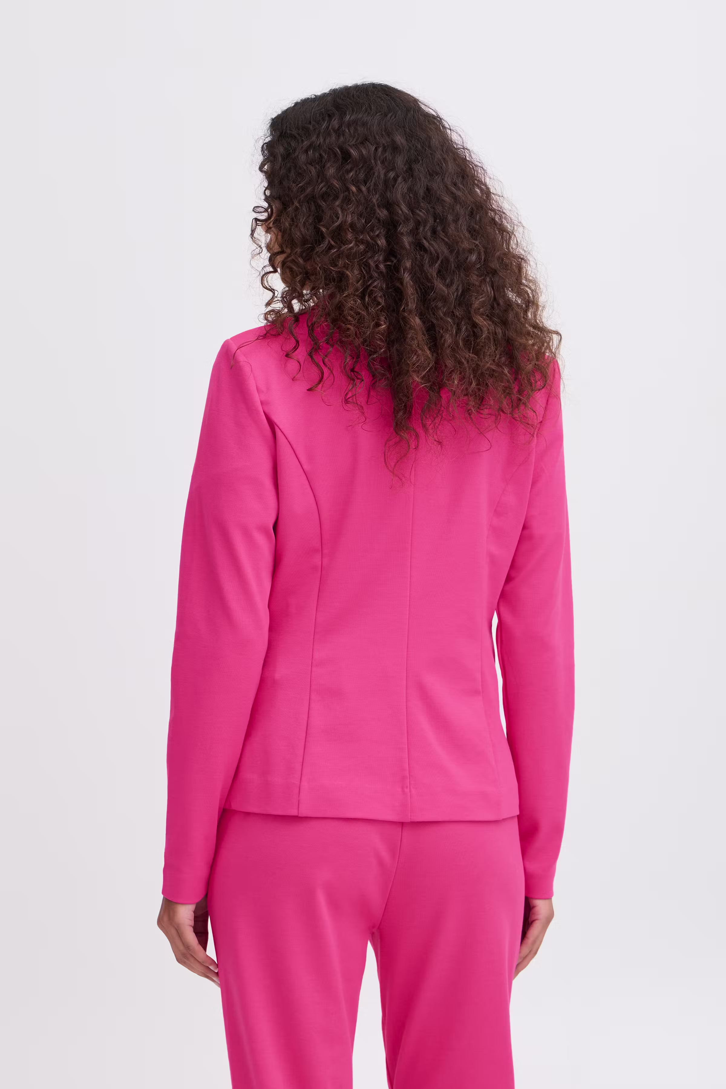 IHKATE Blazer LOOKBOOK BACK 20101801-172034