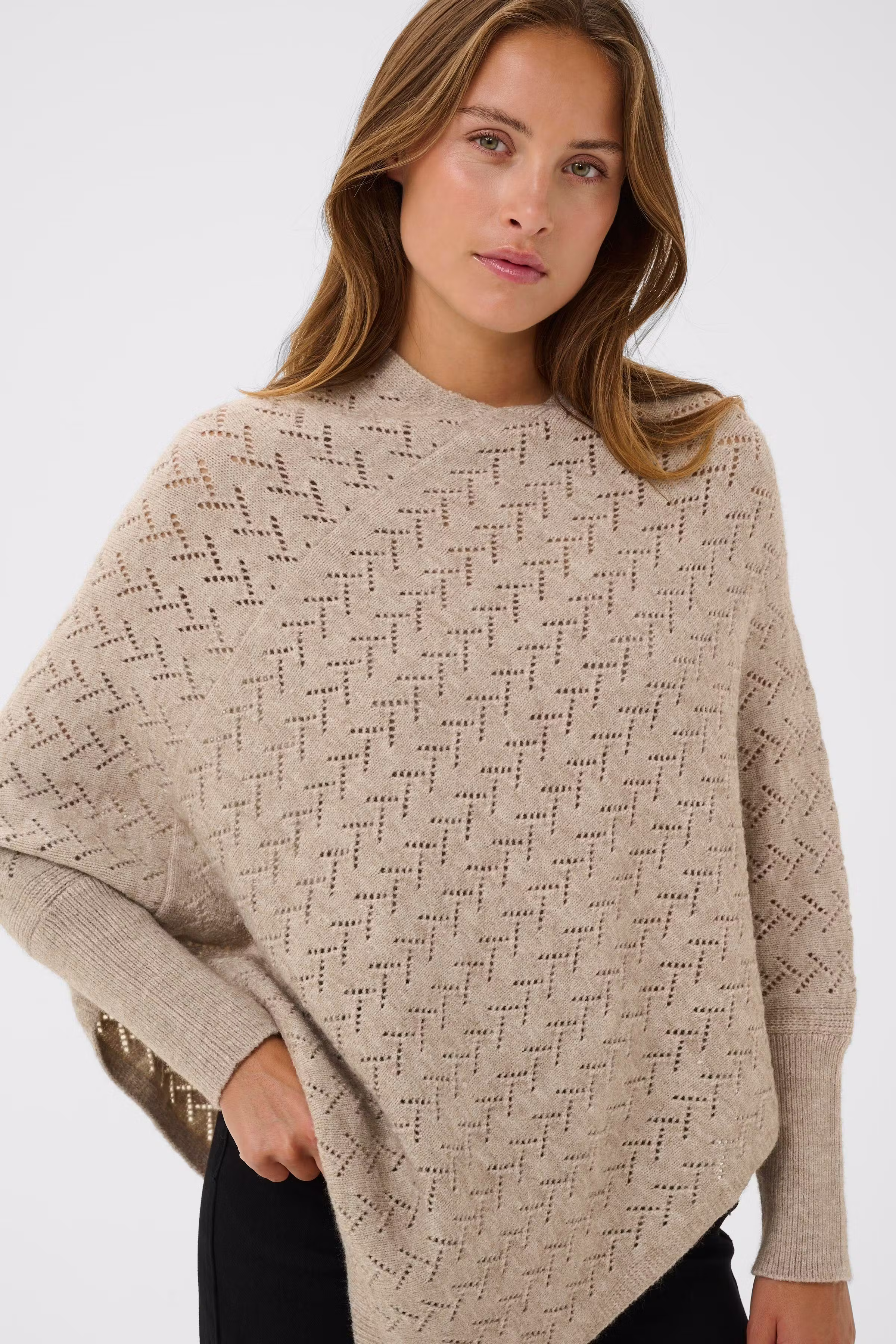 KAoline Poncho LOOKBOOK DETAIL 10510915-1513051