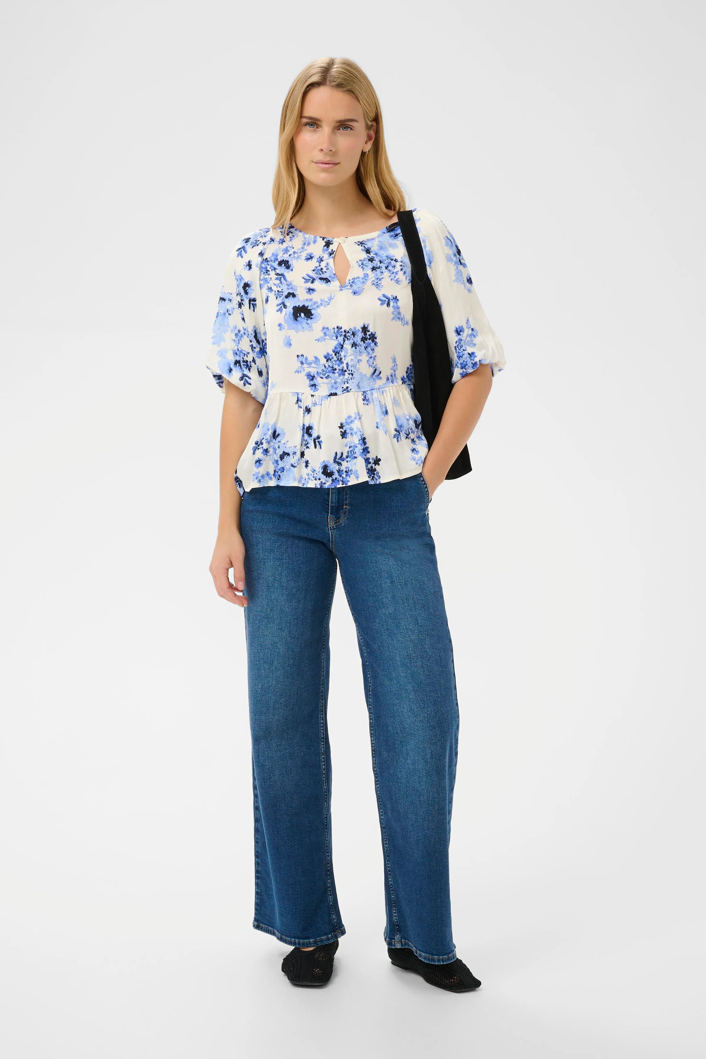 AzeliaPW Bluse LOOKBOOK FRONT 30310421-305033