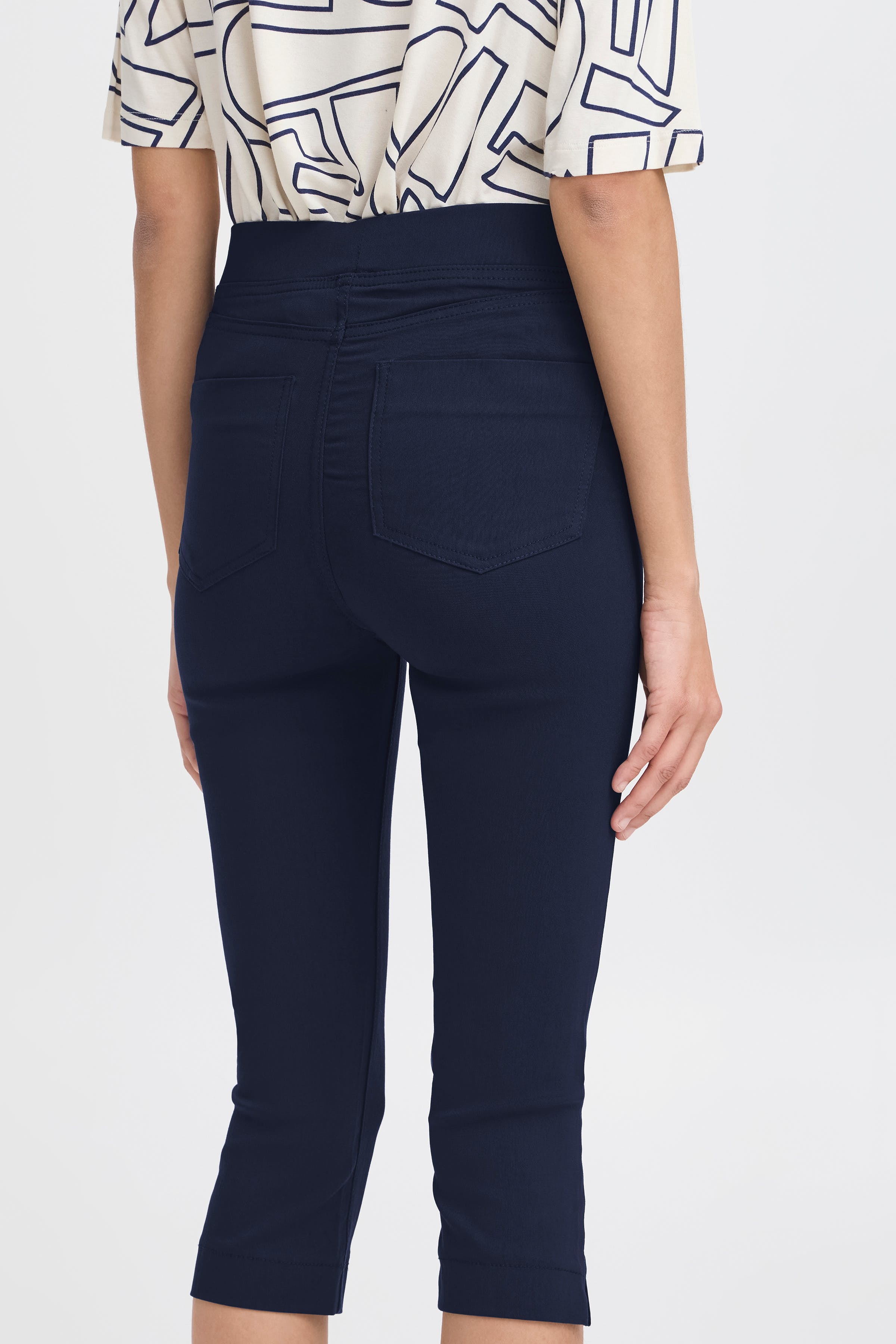 BYKEIRA Caprihose LOOKBOOK DETAIL 20805612-194020