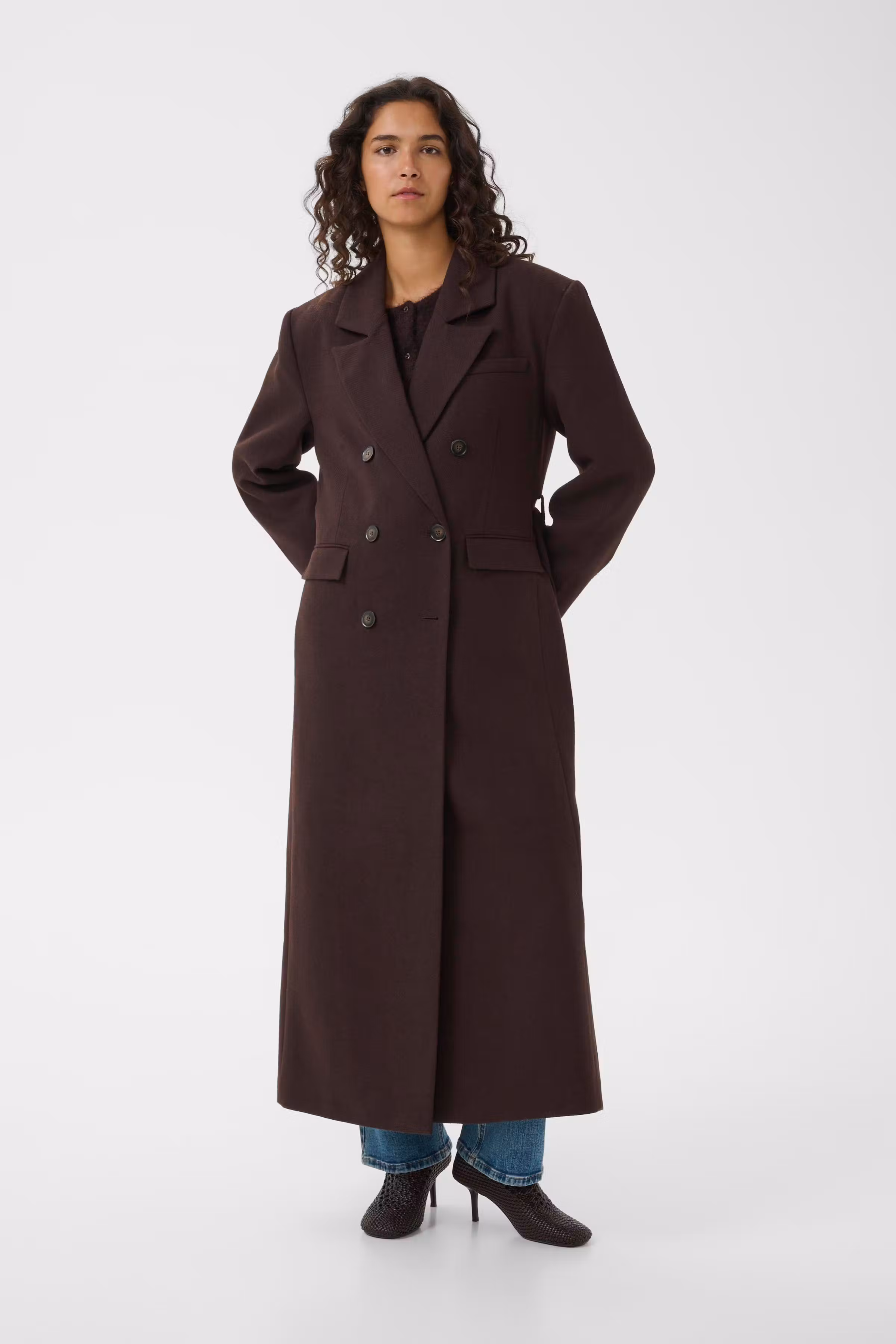GZvenja Lang frakke LOOKBOOK FRONT 10911300-191018