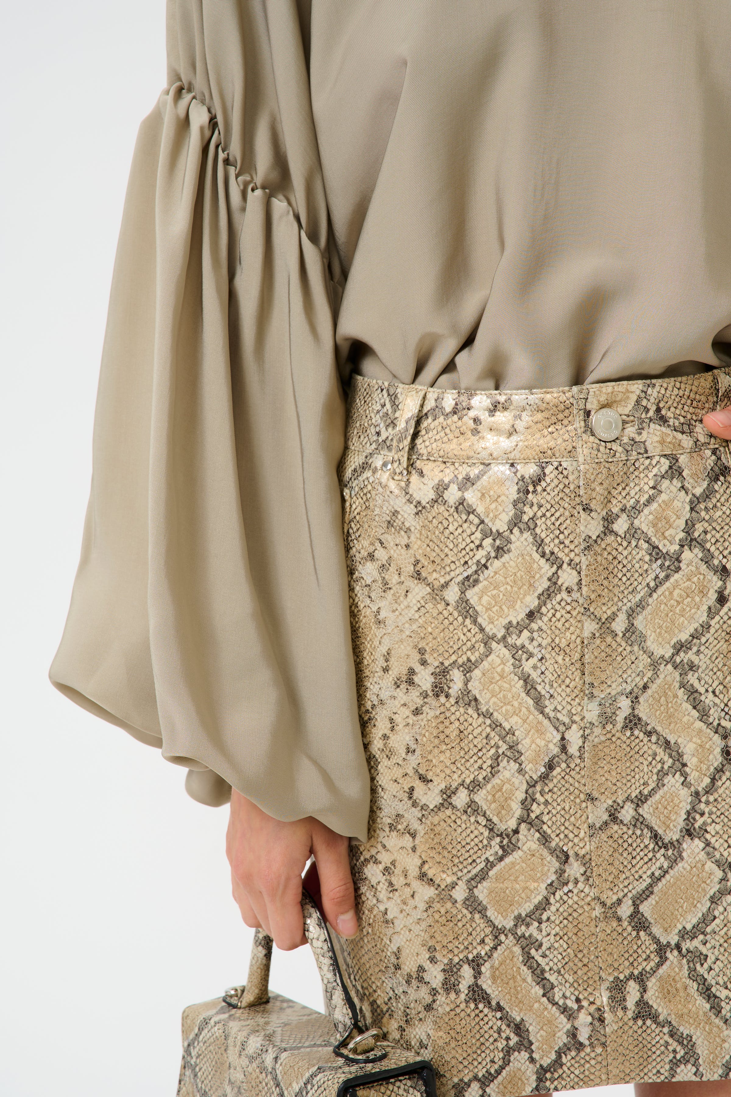 GZmalloon Blus LOOKBOOK DETAIL 10910214-170510