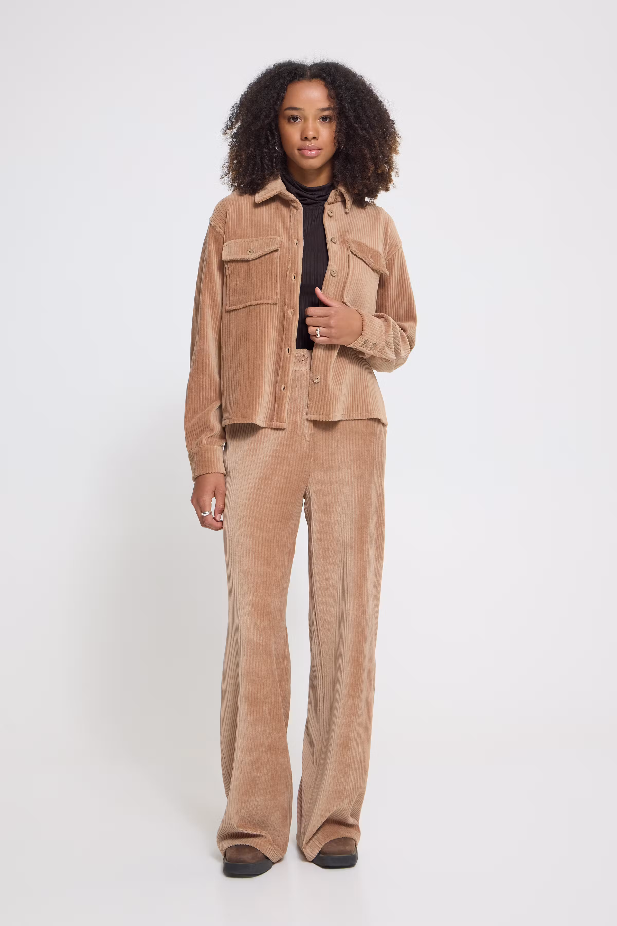 IHTAMARY Skjorta LOOKBOOK FRONT 20126372-181029