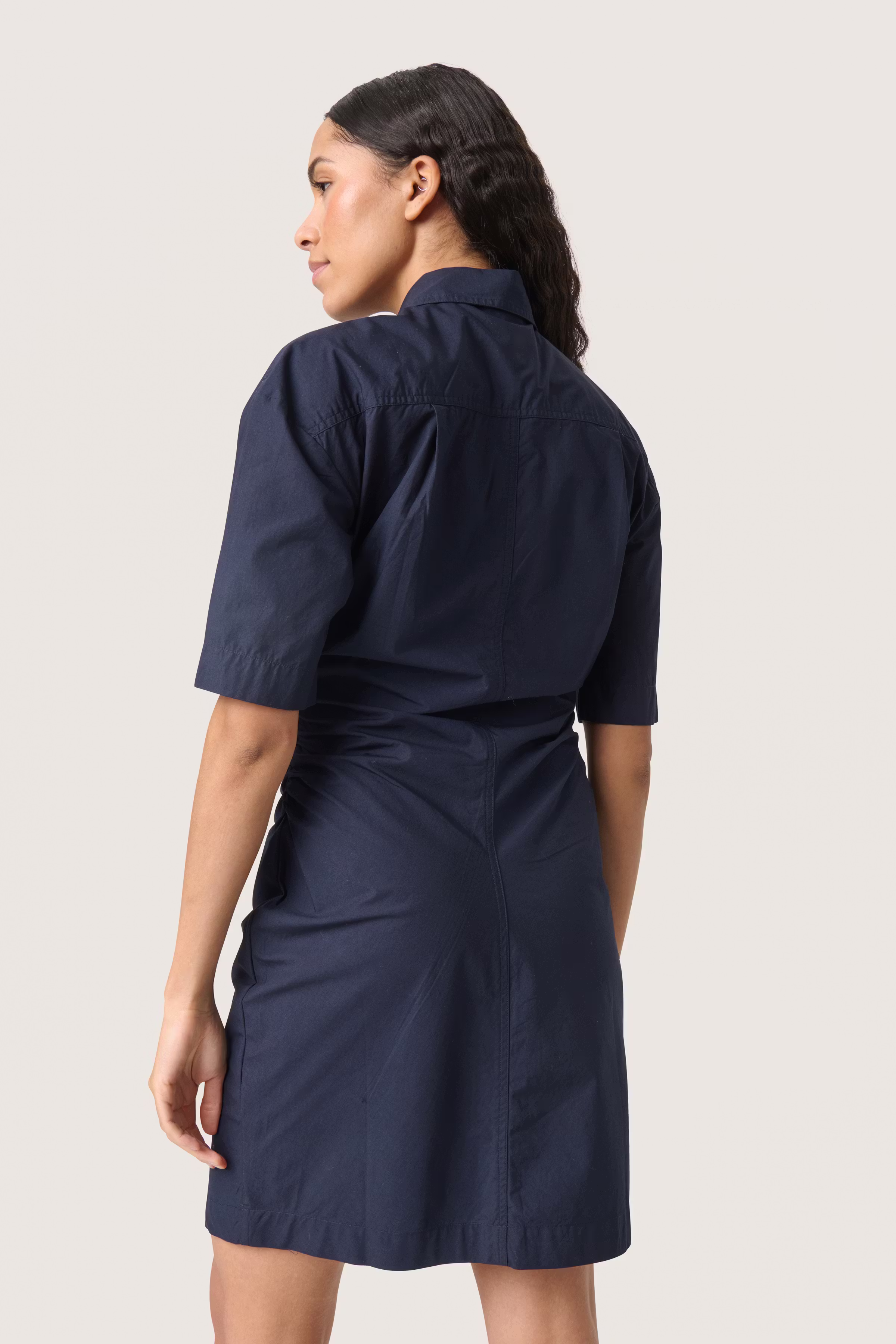 SLOleane Kleid LOOKBOOK BACK 30408251-193924