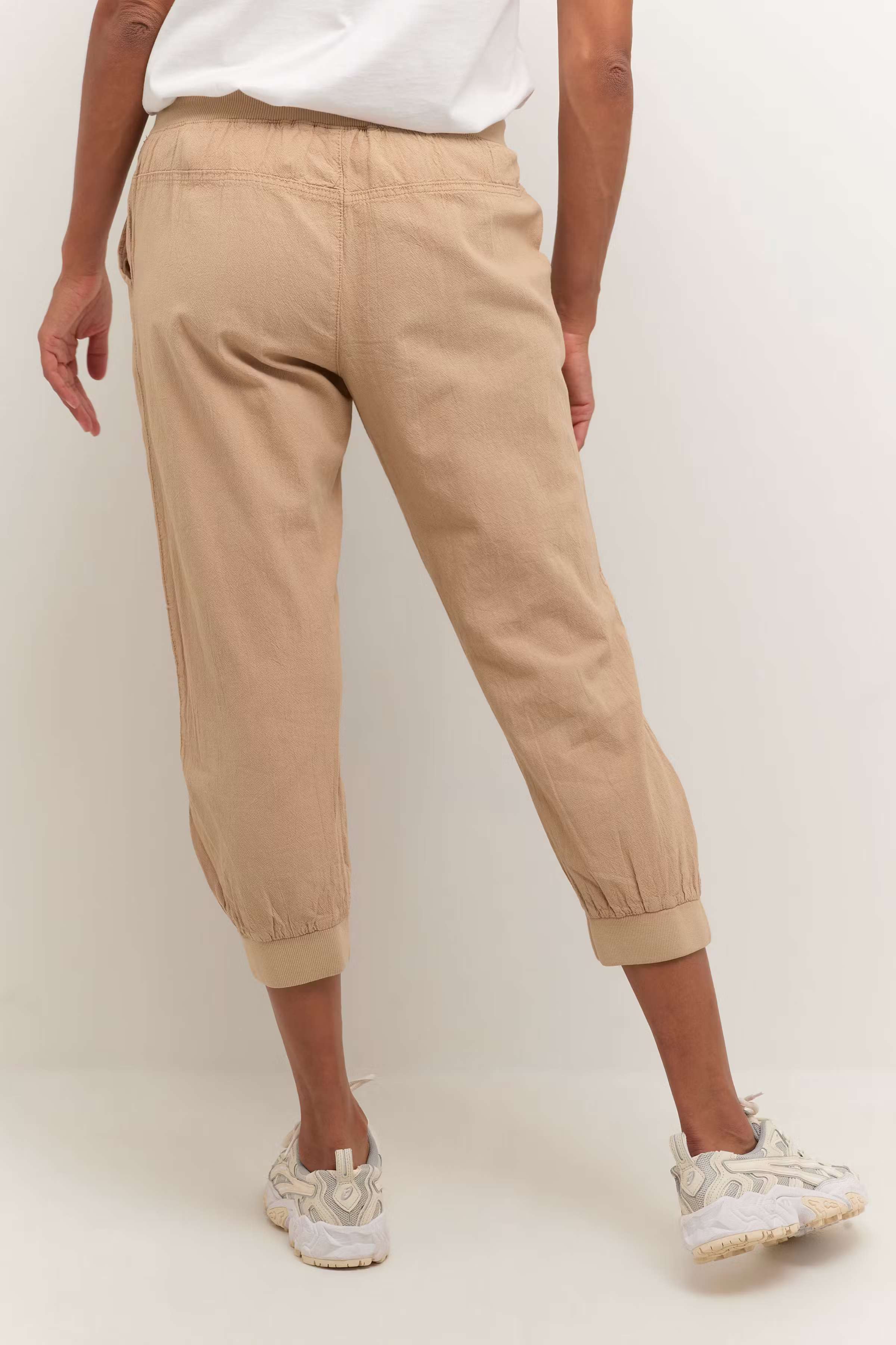 Naya Caprihose LOOKBOOK BACK 10502803-101239