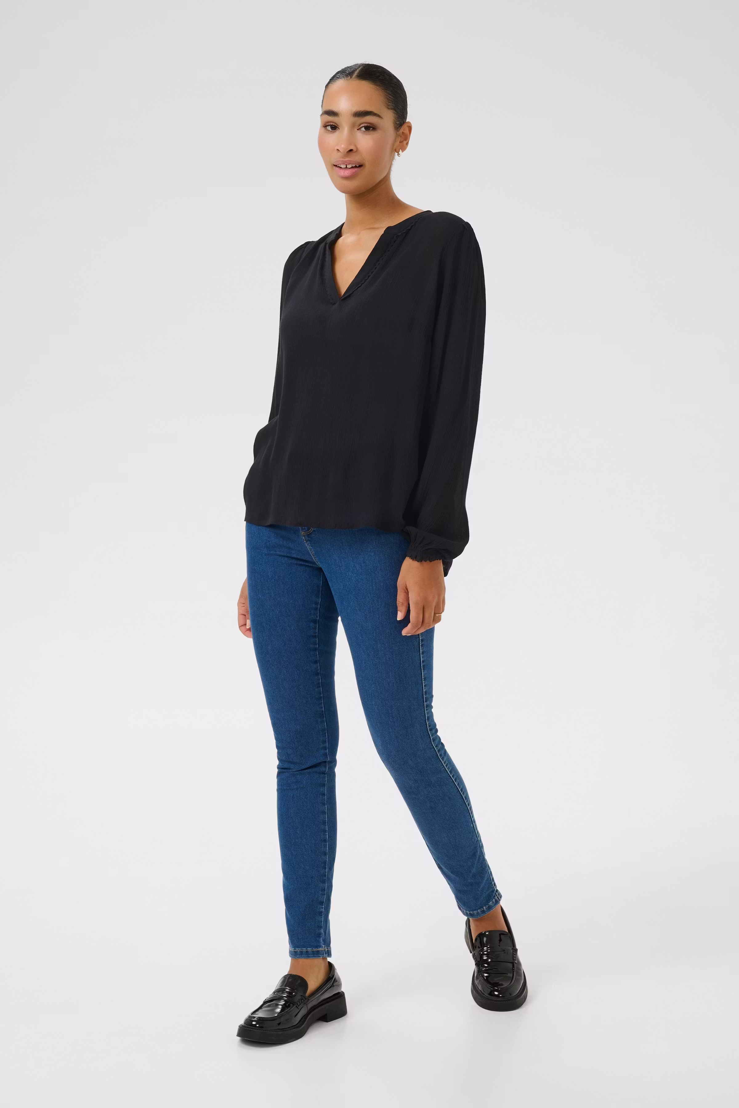 KAno Bluse LOOKBOOK FRONT 10510202-100121