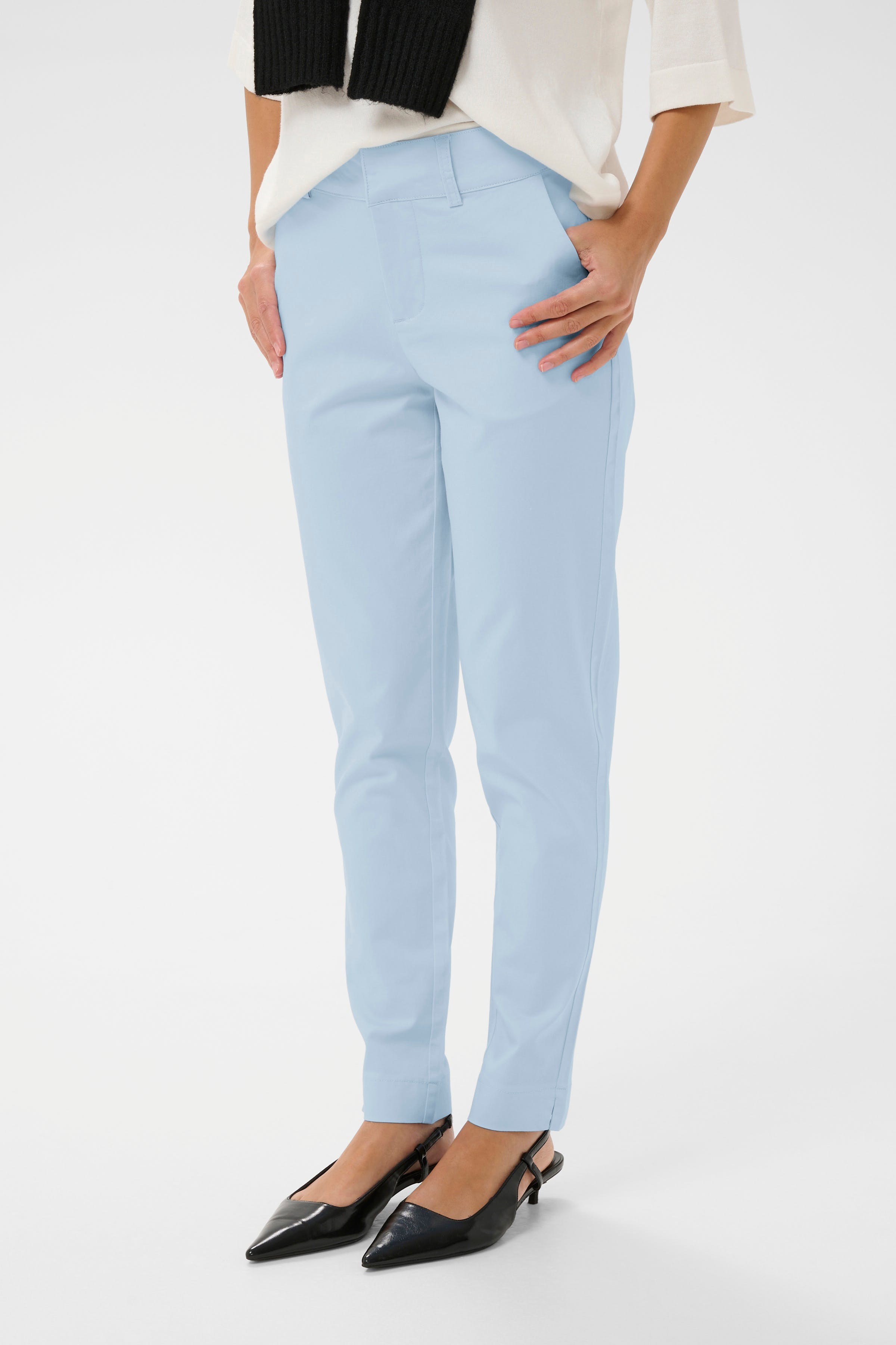 KAlea Bukser LOOKBOOK FRONT 10505191-144005