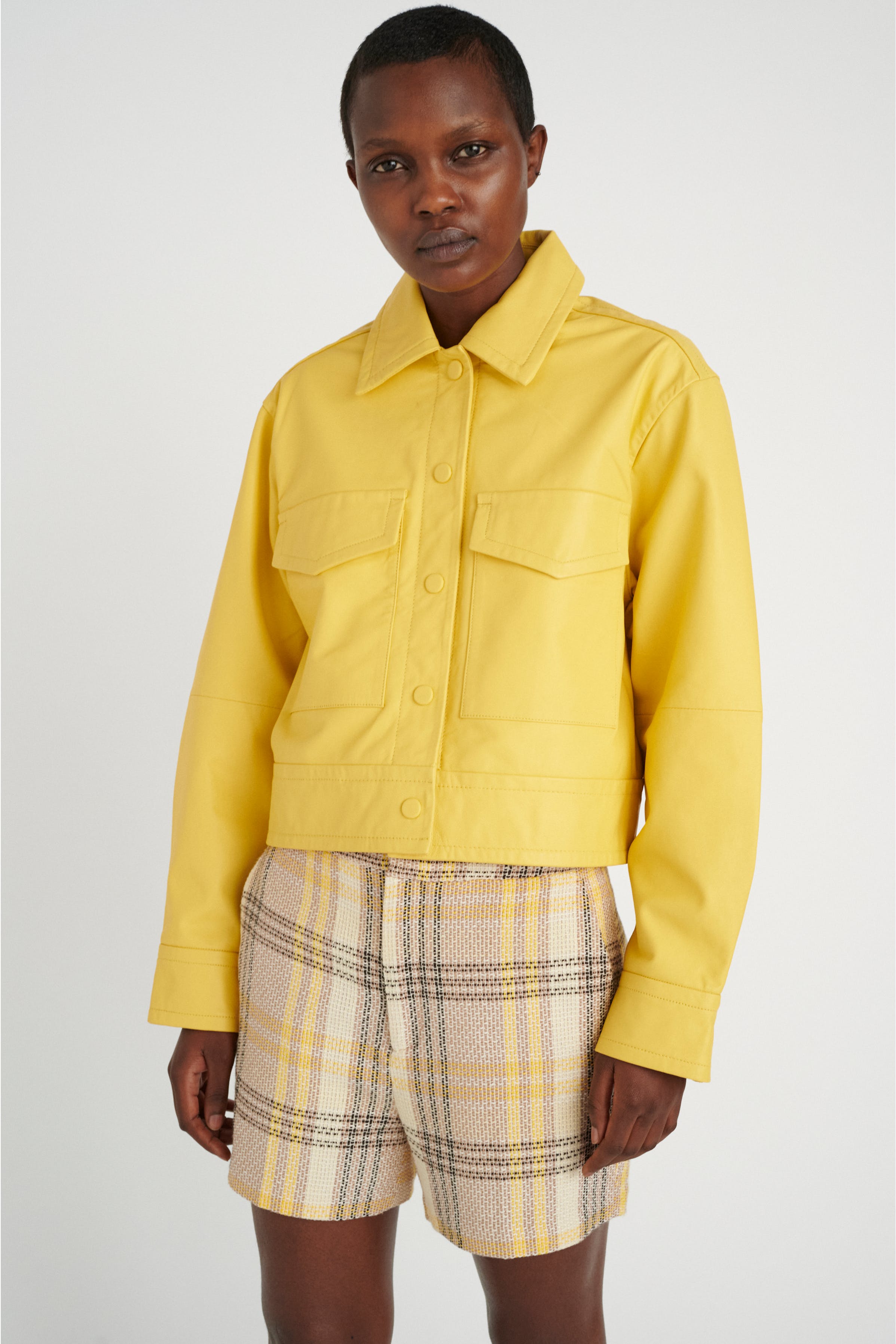 PerleIW Short LOOKBOOK FRONT 30107123-300371