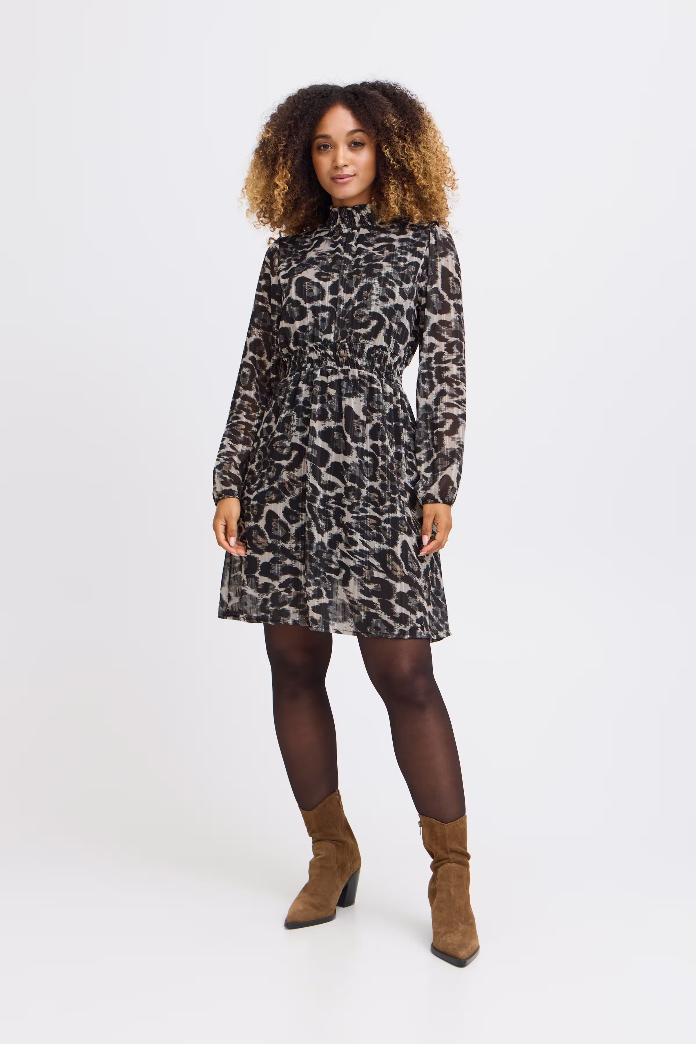 SBBELLO Kleid LOOKBOOK FRONT 22100819-184005