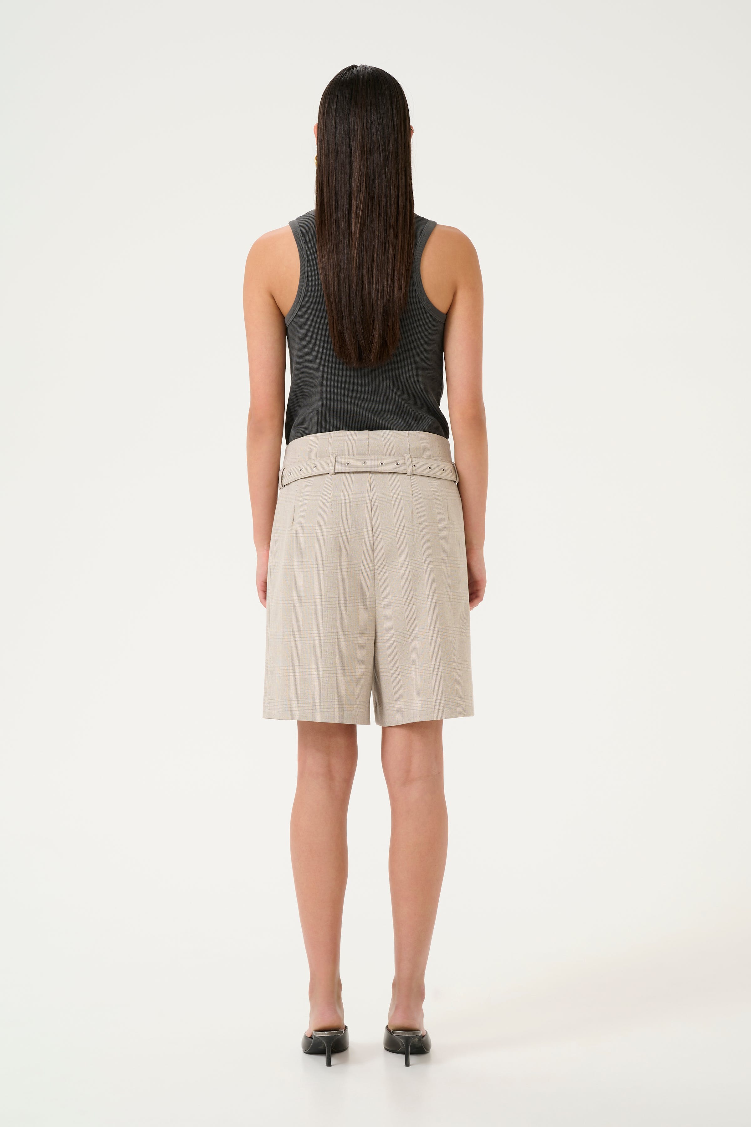 KBUbertha Shorts LOOKBOOK BACK 10105387-107402