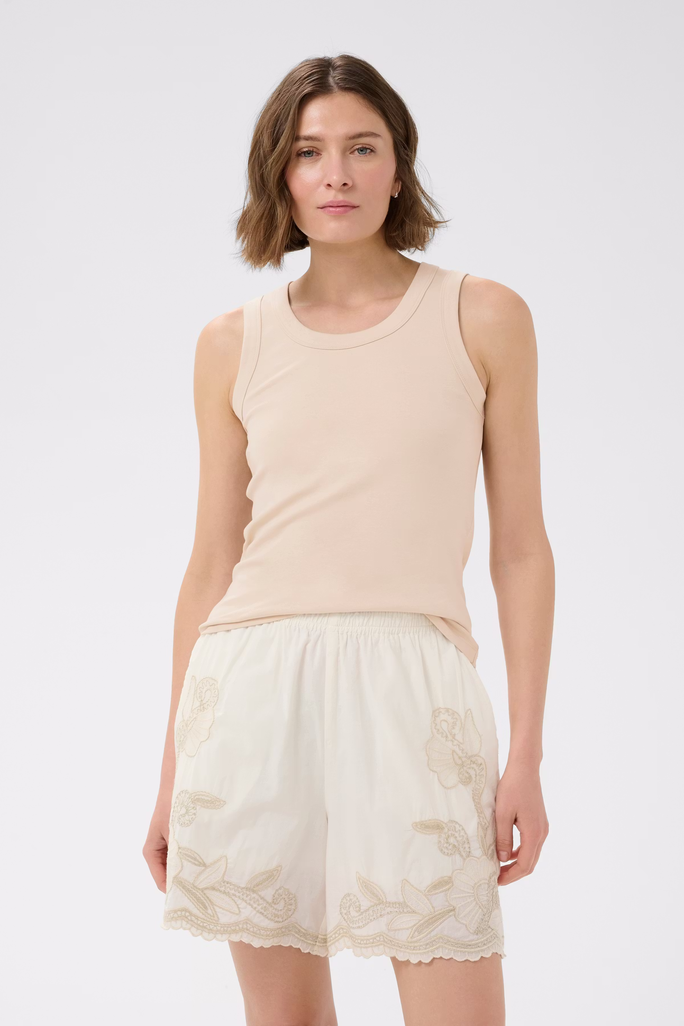 BessyPW Top LOOKBOOK FRONT 30310564-130400