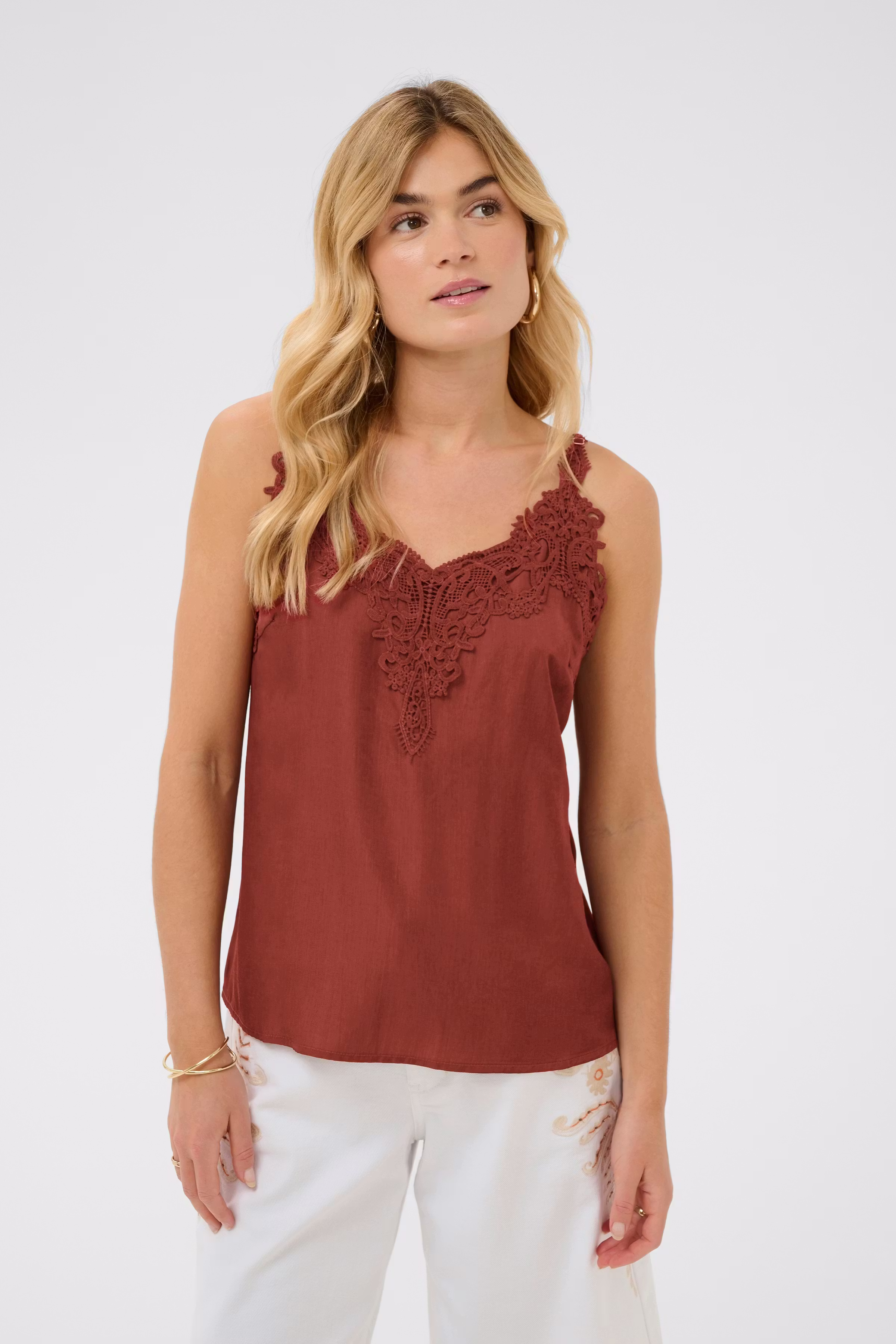 CRAnna Top LOOKBOOK FRONT 10611224-181323