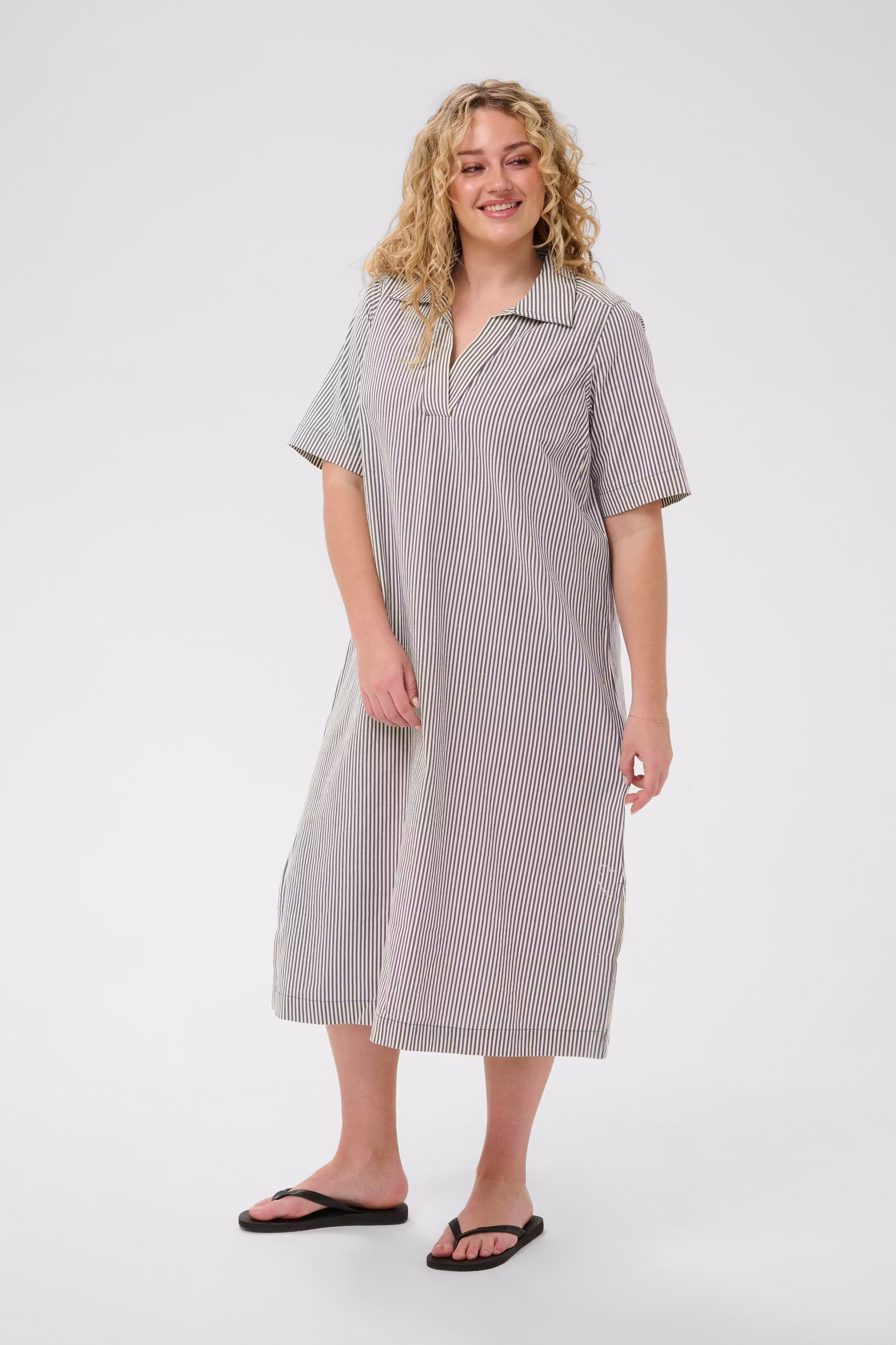 KCnana Kleid LOOKBOOK FRONT 10583969-106298