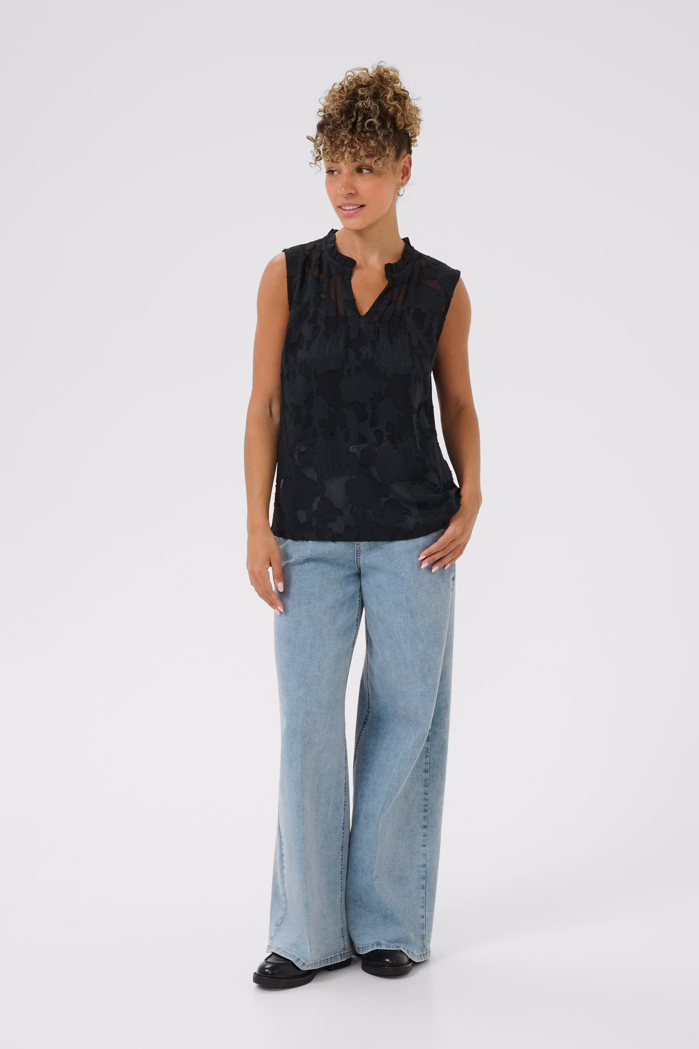 CRYana Top LOOKBOOK FRONT 10613290-100120